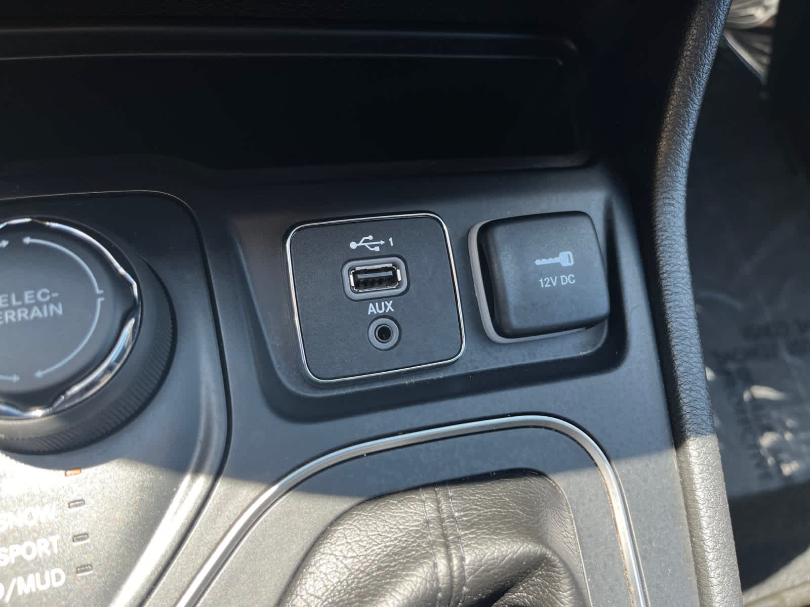 used 2019 Jeep Cherokee car, priced at $19,498