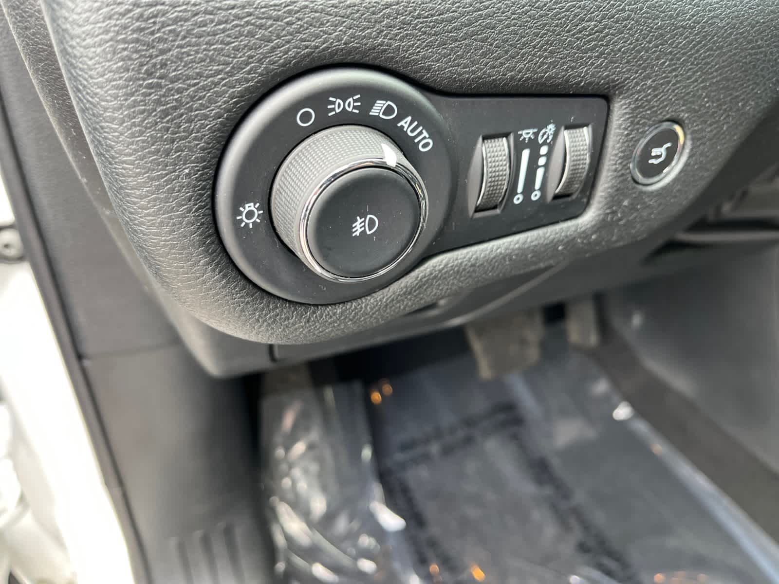 used 2023 Jeep Cherokee car, priced at $24,888