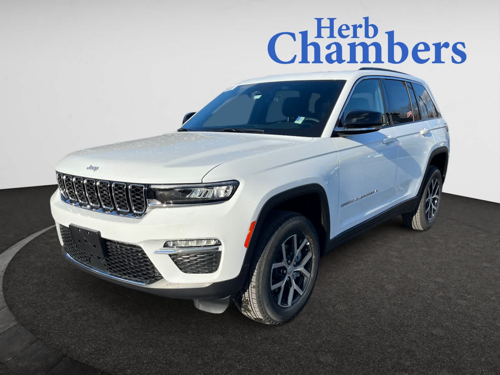 new 2025 Jeep Grand Cherokee car, priced at $49,215