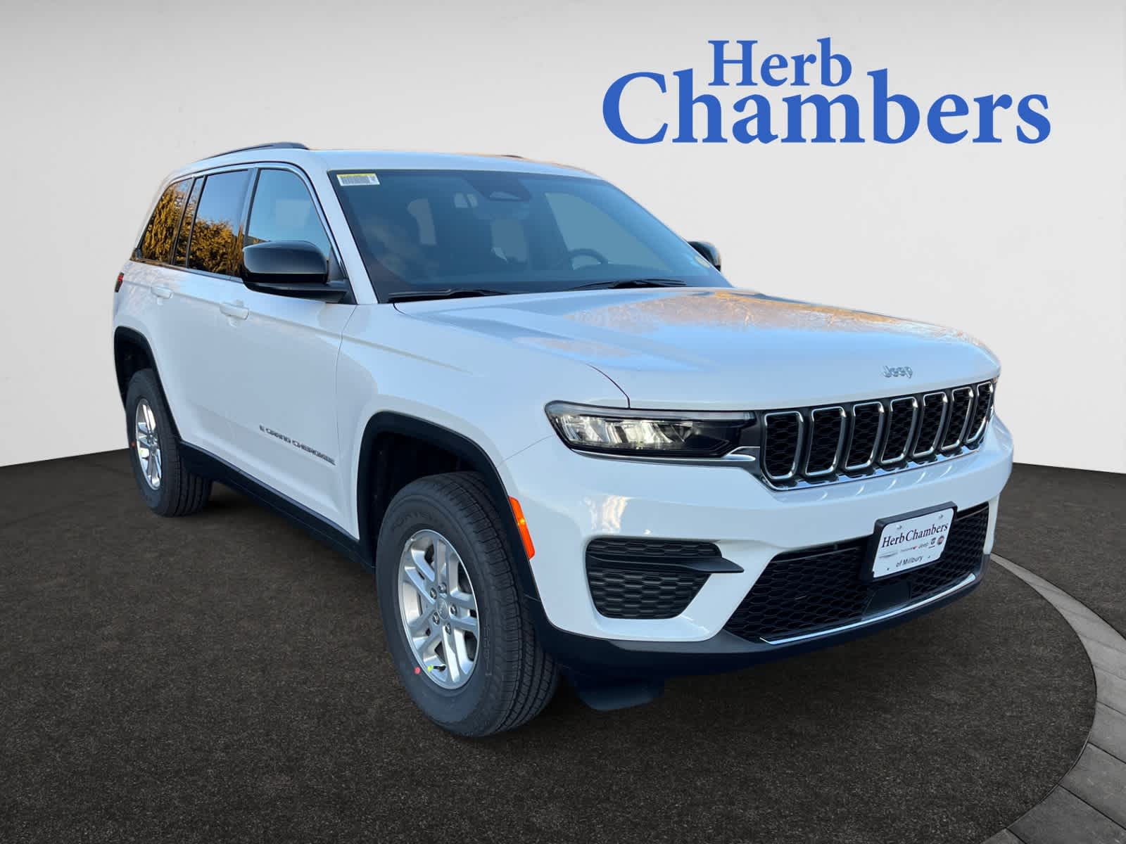 new 2025 Jeep Grand Cherokee car, priced at $42,625