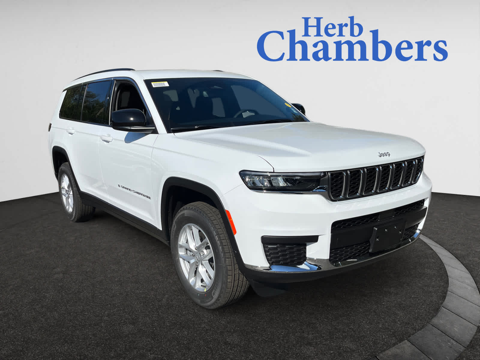 new 2024 Jeep Grand Cherokee car, priced at $45,625