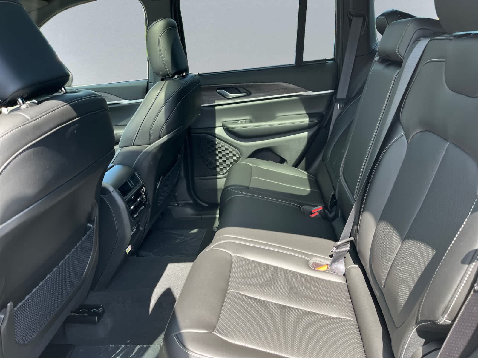 new 2025 Jeep Grand Cherokee car, priced at $55,065