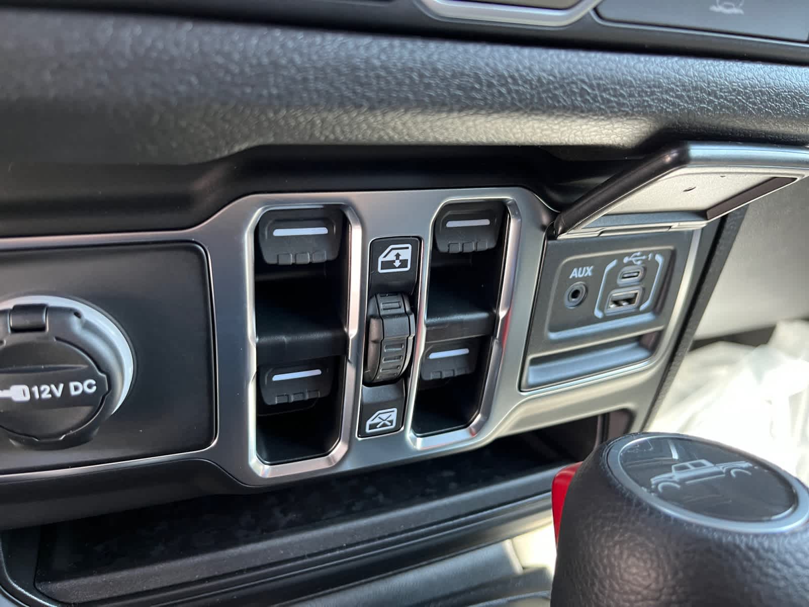 new 2025 Jeep Gladiator car, priced at $47,210