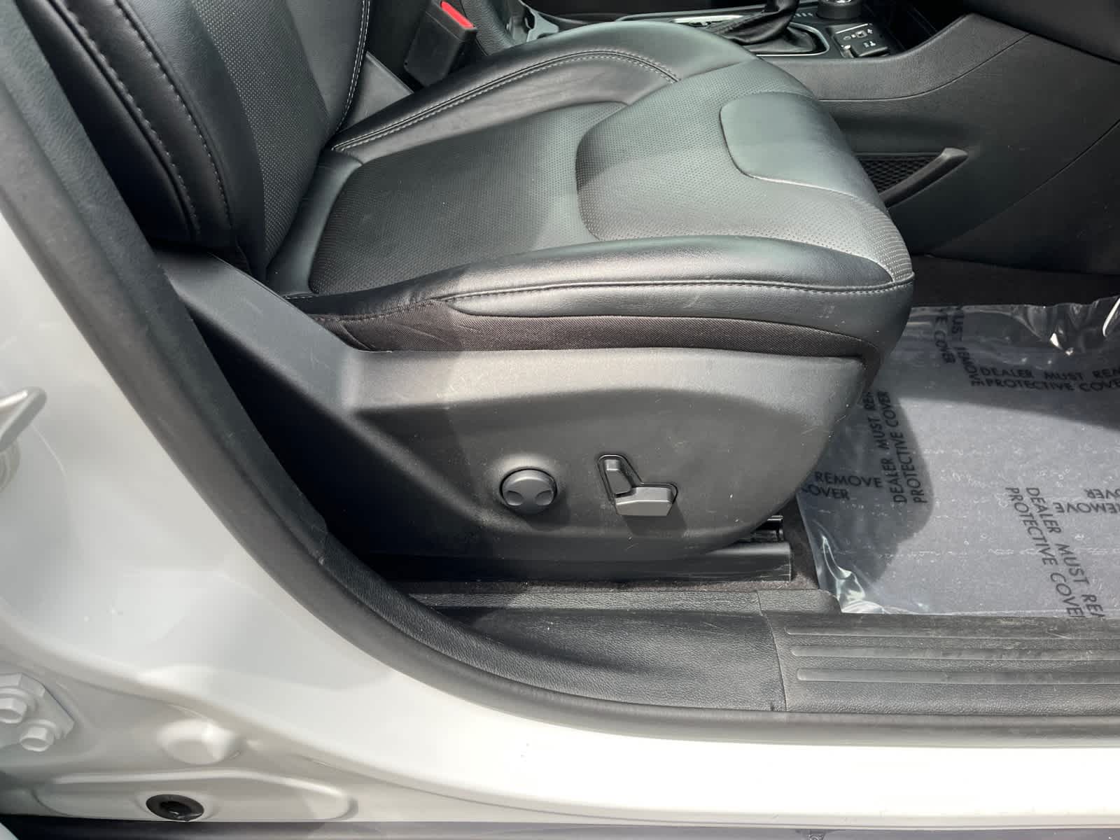 used 2023 Jeep Cherokee car, priced at $24,888