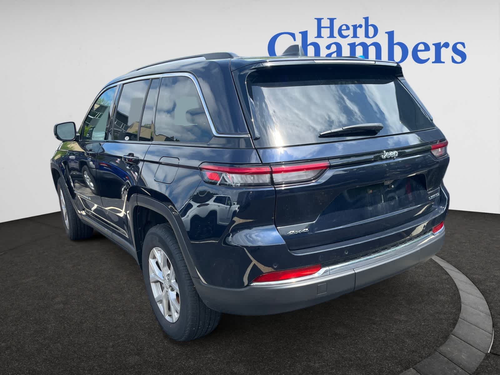 used 2024 Jeep Grand Cherokee car, priced at $39,998