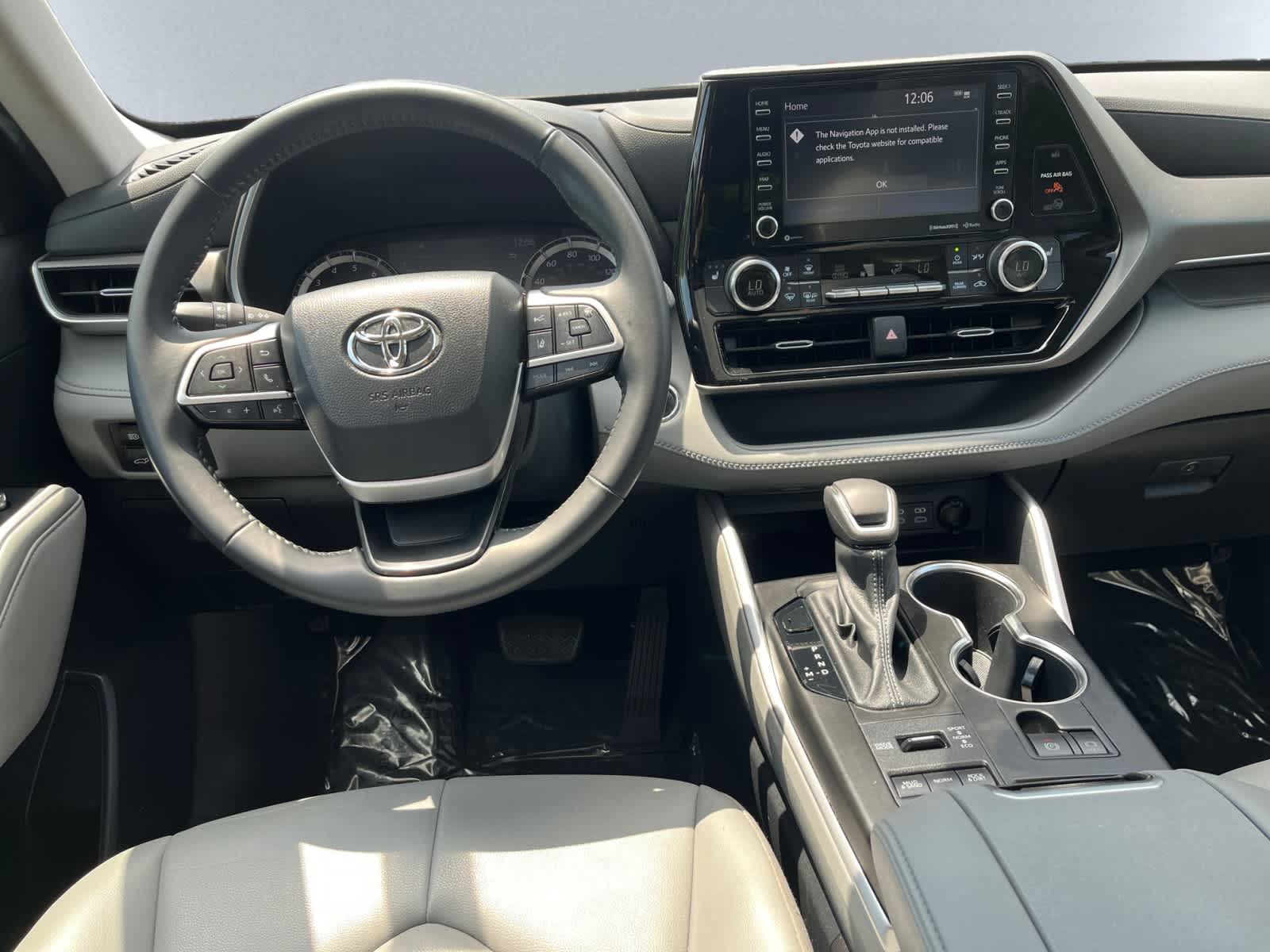 used 2022 Toyota Highlander car, priced at $36,488