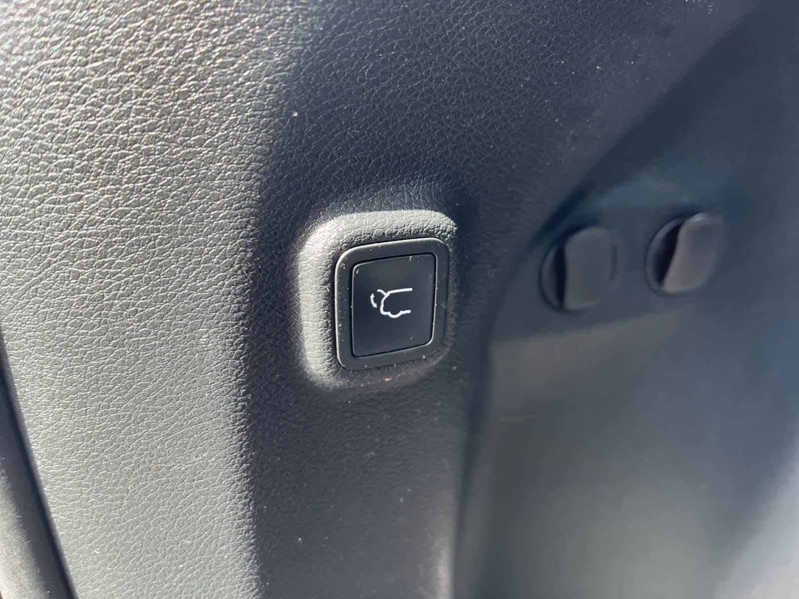 used 2020 Jeep Cherokee car, priced at $22,698