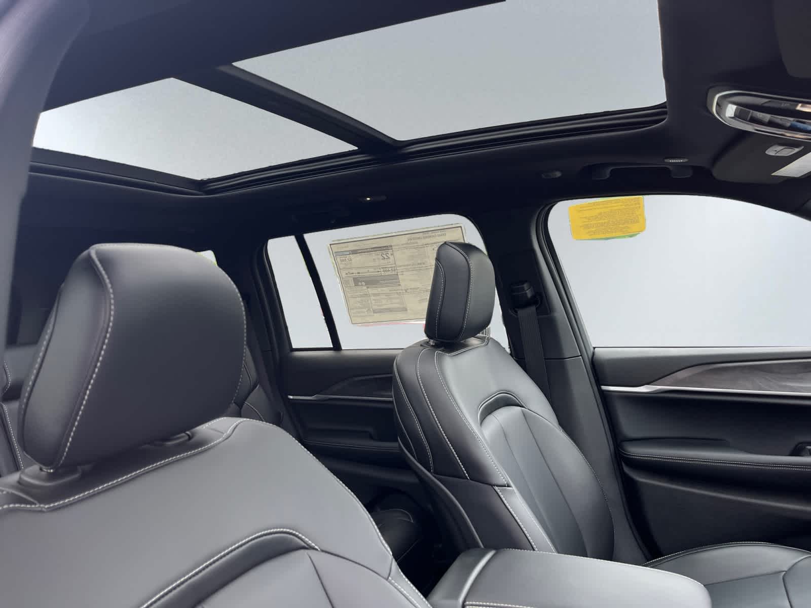 new 2025 Jeep Grand Cherokee car, priced at $52,960