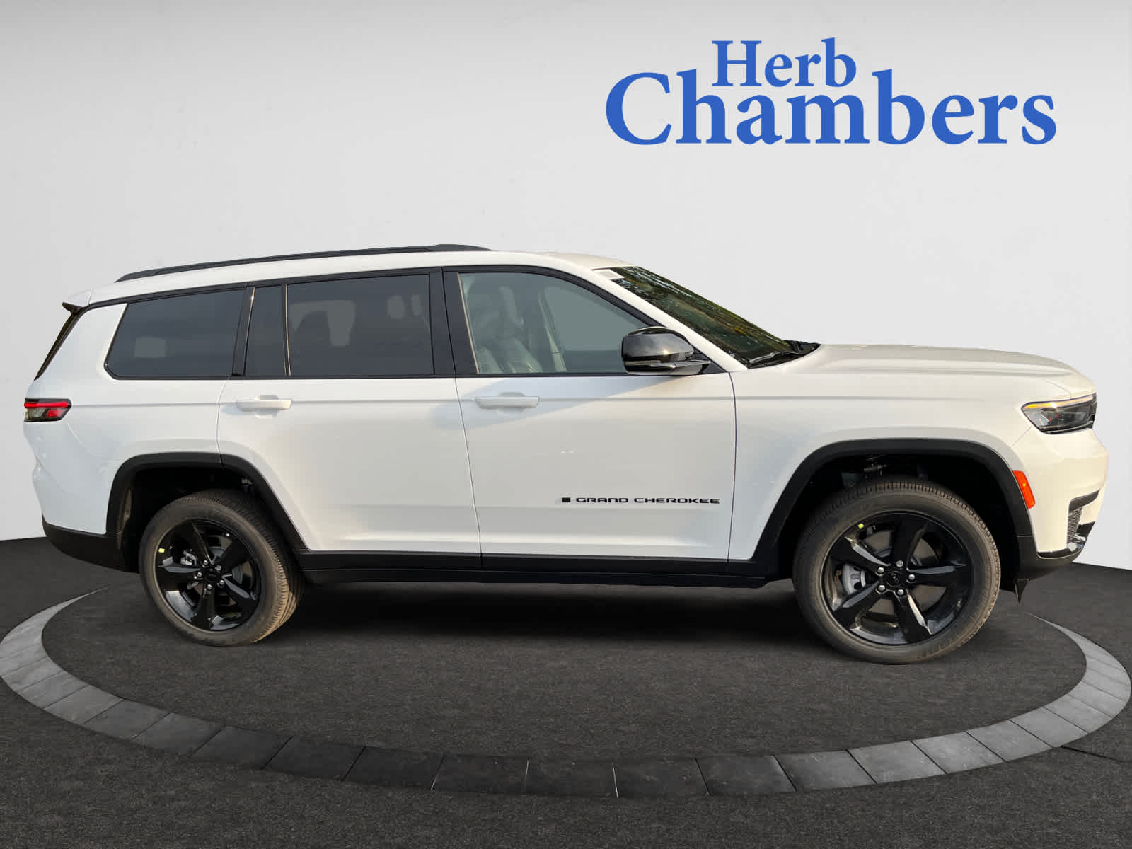 new 2025 Jeep Grand Cherokee car, priced at $49,580