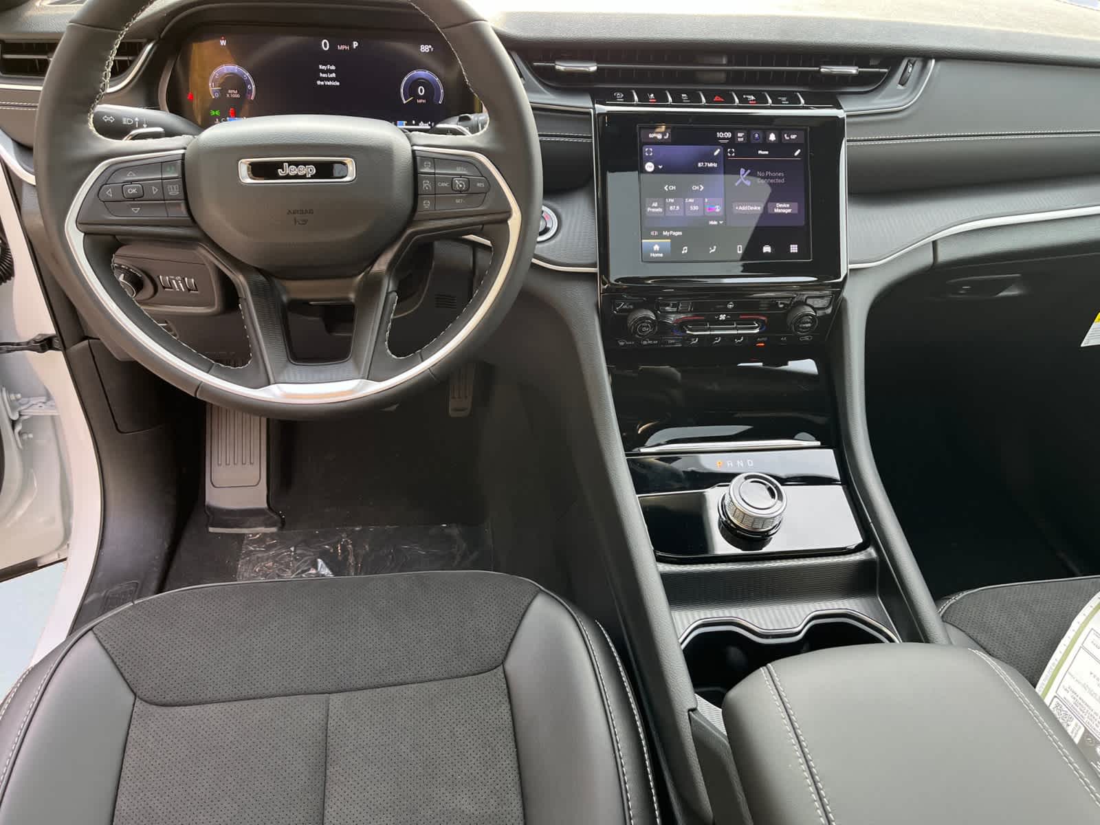 new 2025 Jeep Grand Cherokee car, priced at $49,580