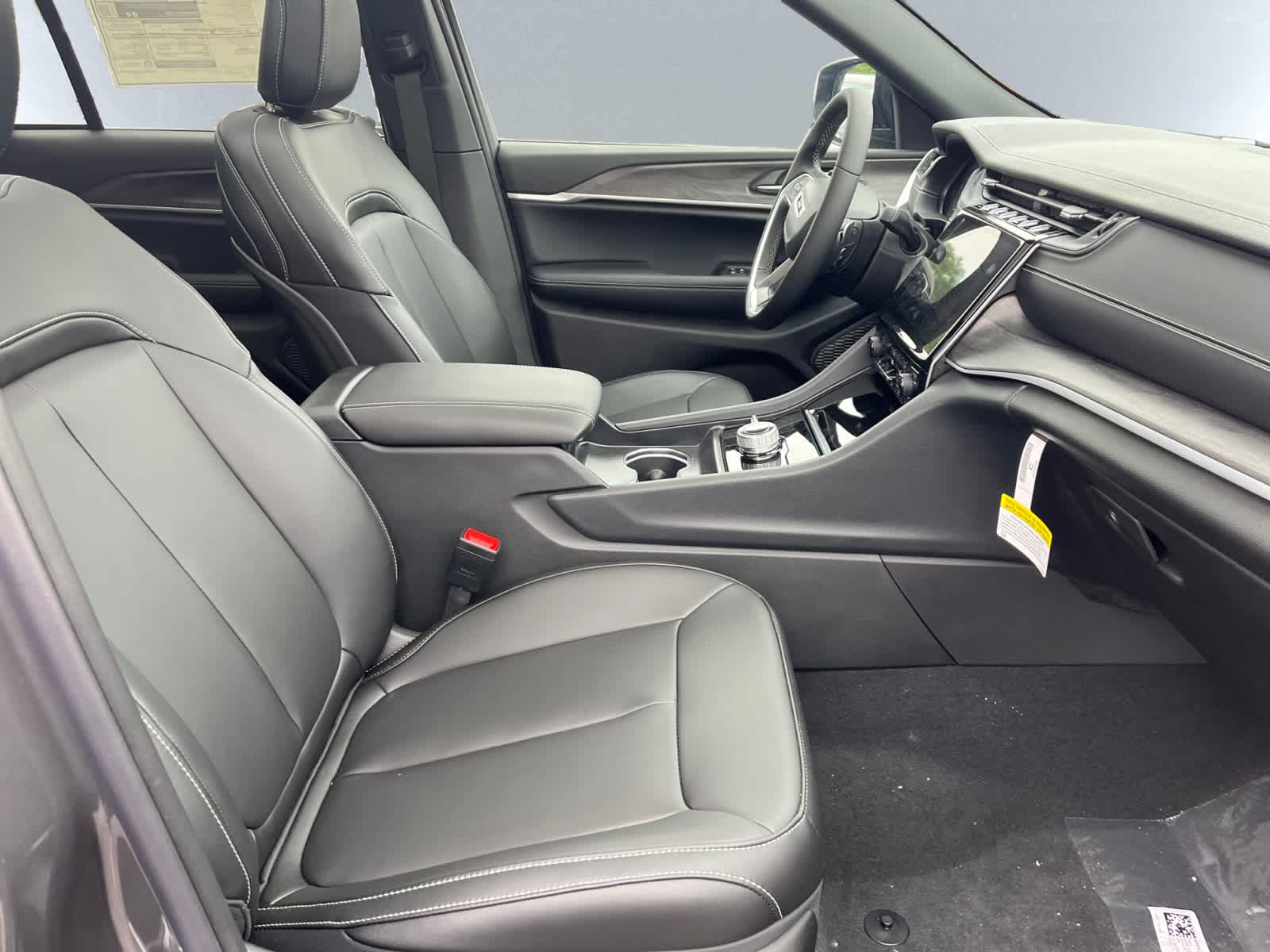 new 2025 Jeep Grand Cherokee car, priced at $52,960