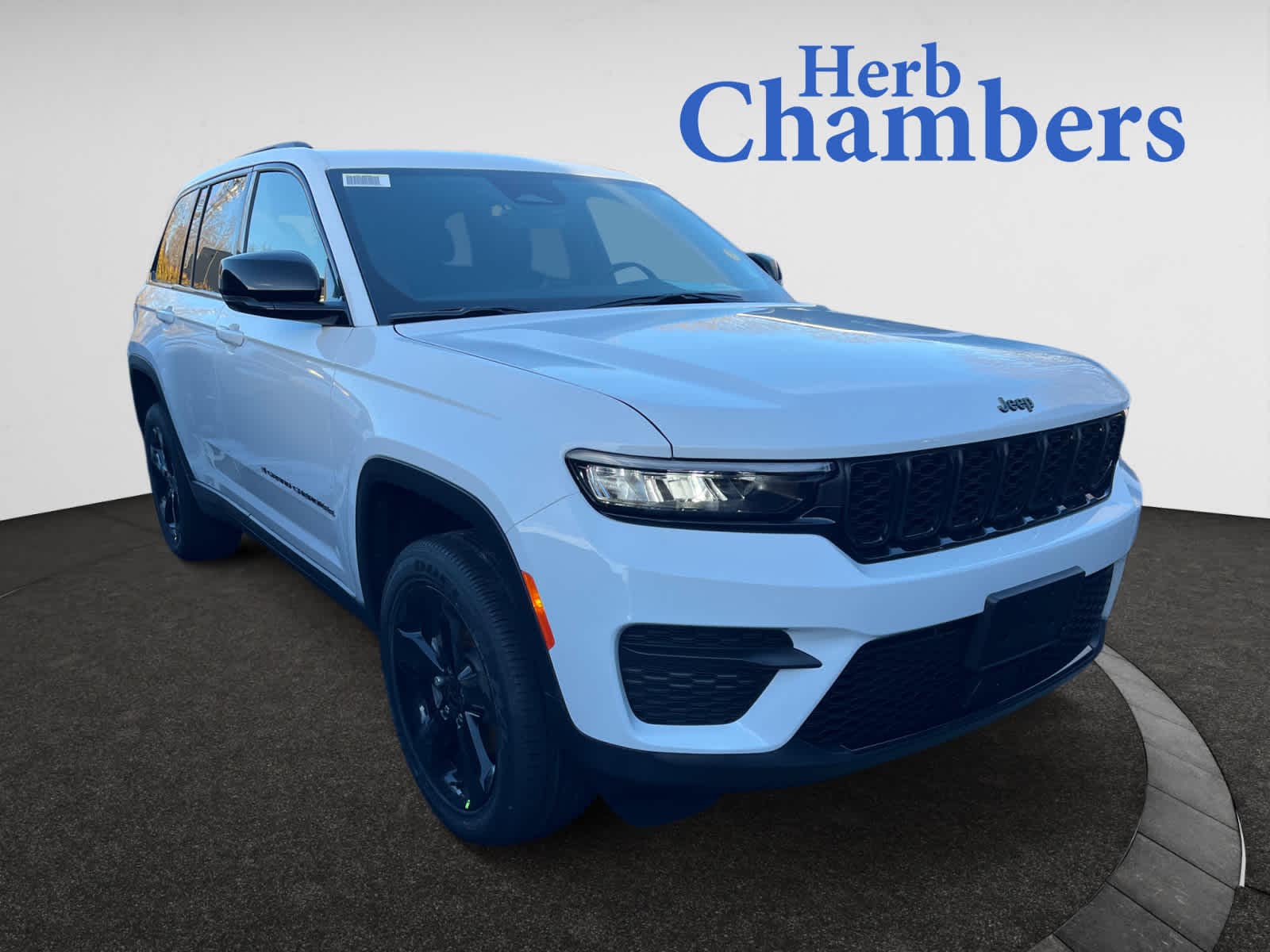 new 2025 Jeep Grand Cherokee car, priced at $47,580