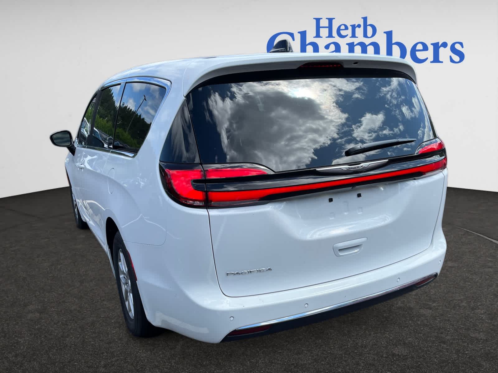 new 2025 Chrysler Pacifica car, priced at $44,445
