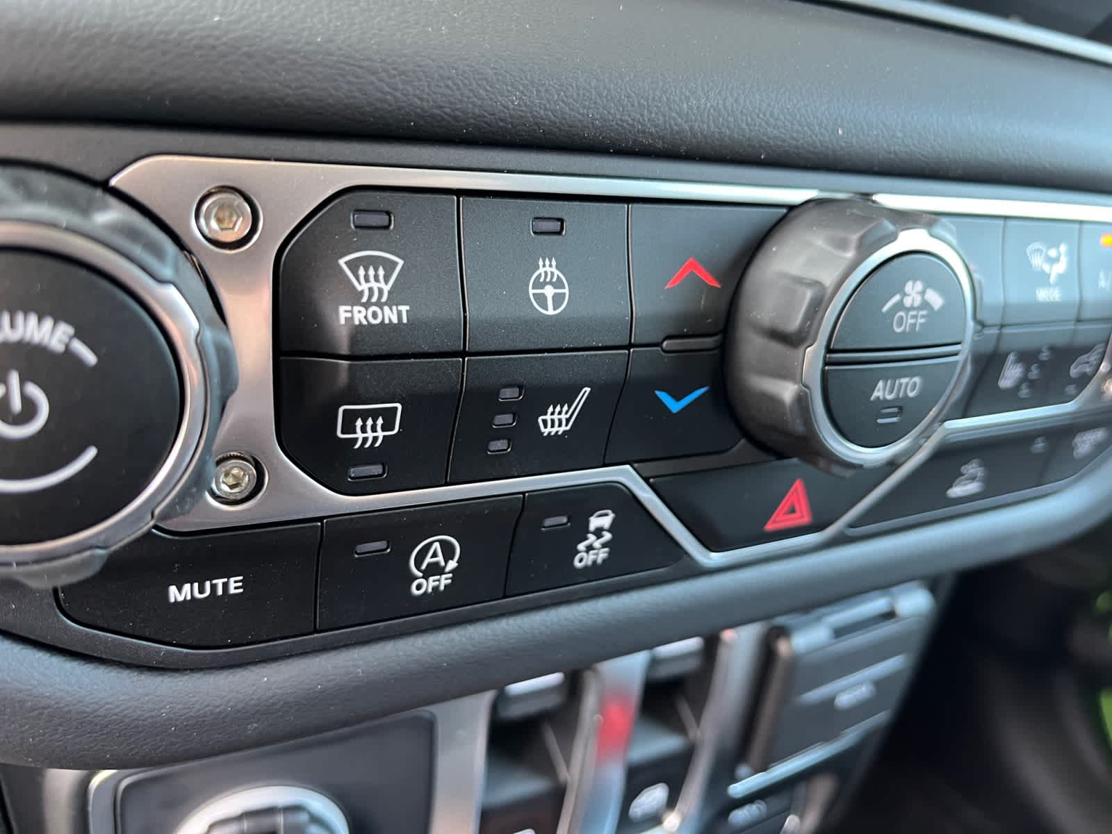 new 2025 Jeep Wrangler car, priced at $60,995