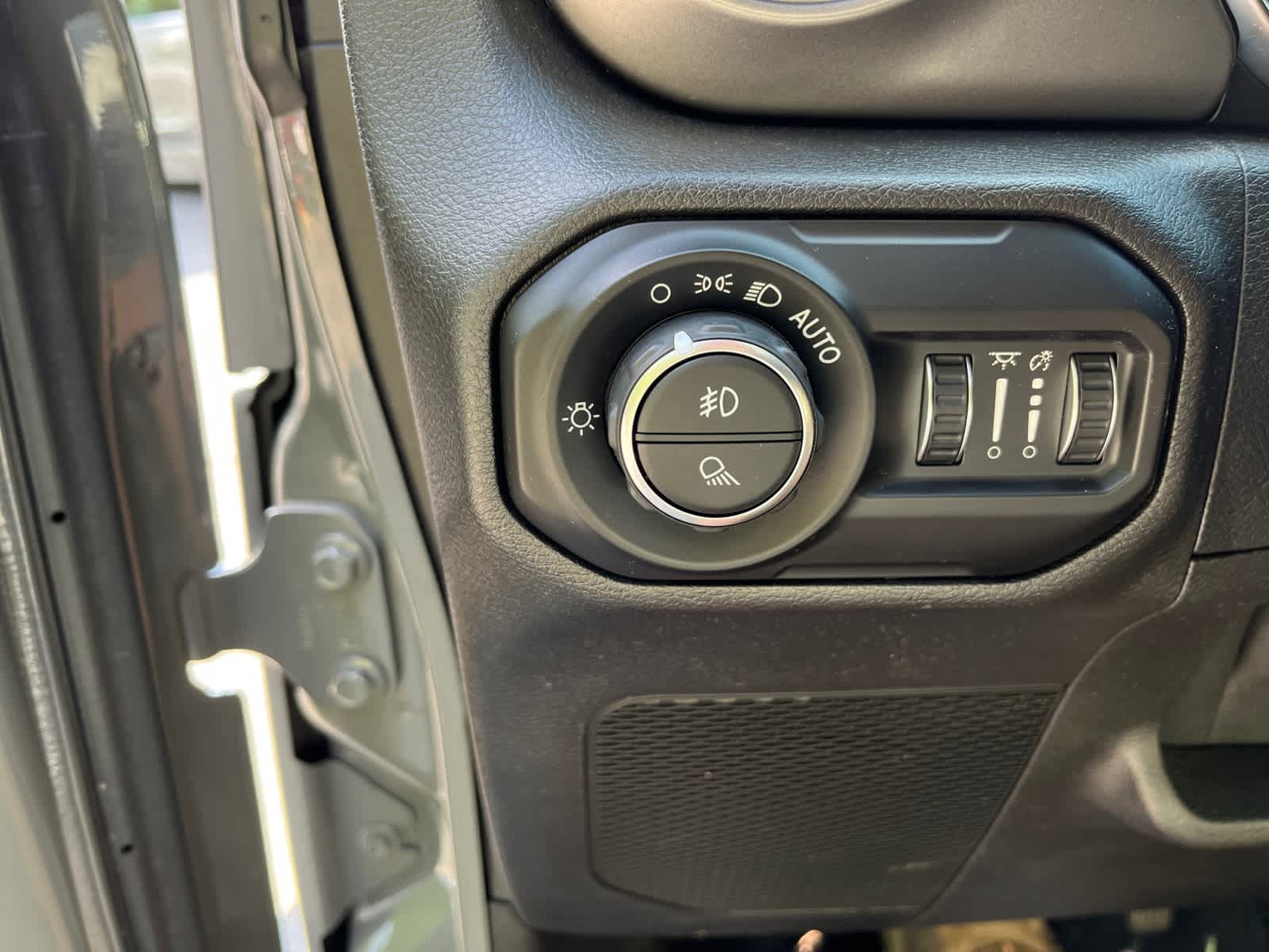 used 2021 Jeep Gladiator car, priced at $27,188