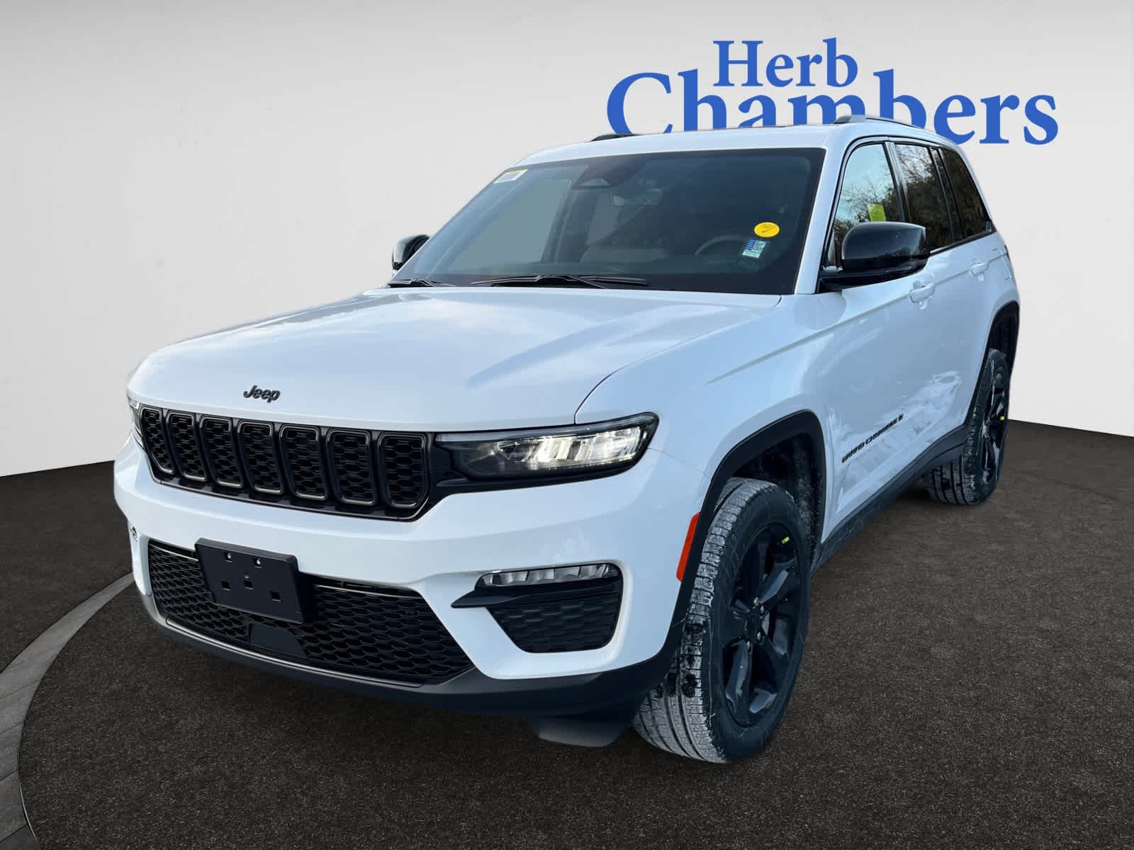 new 2025 Jeep Grand Cherokee car, priced at $51,940