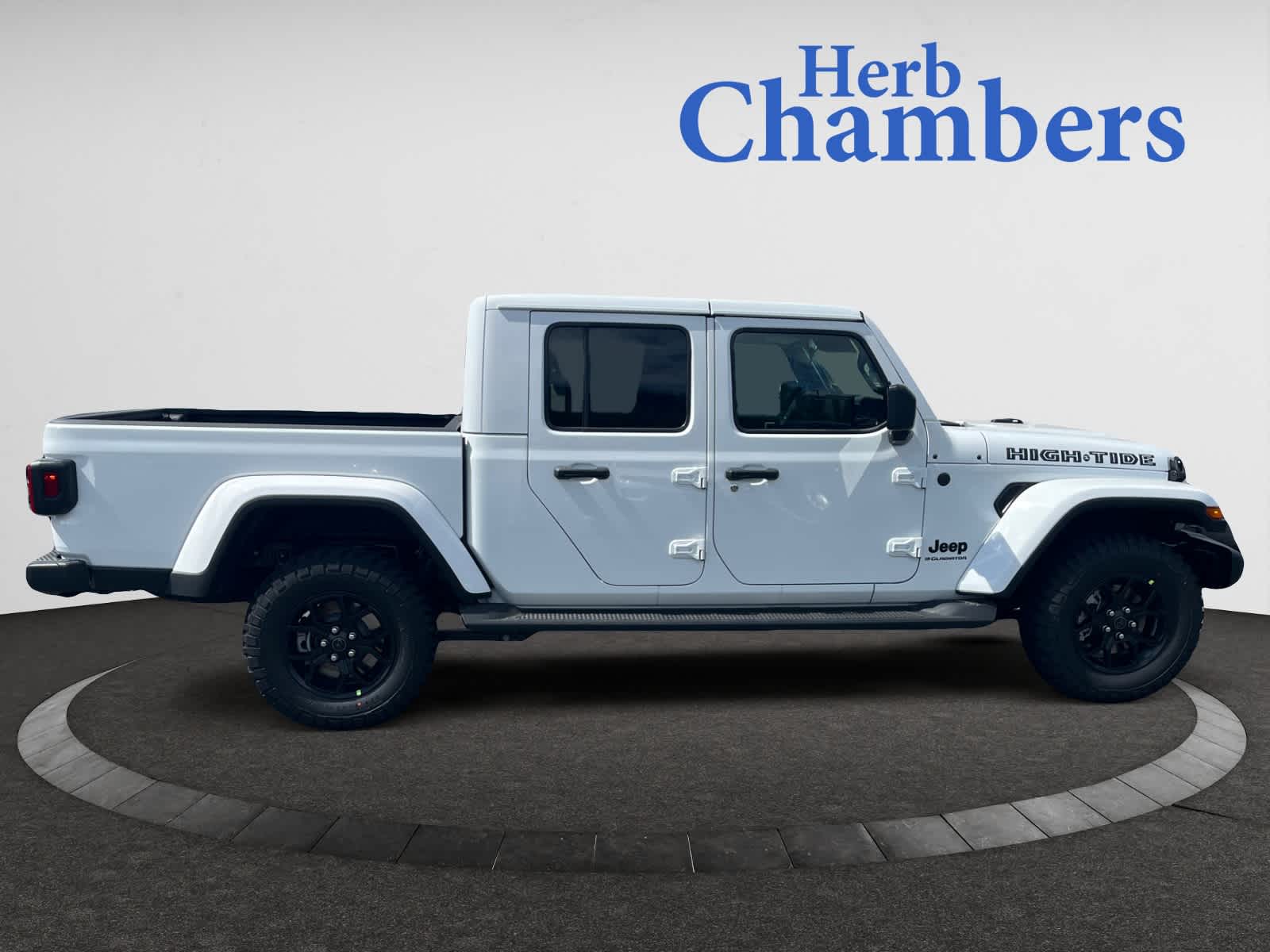 new 2025 Jeep Gladiator car, priced at $48,815