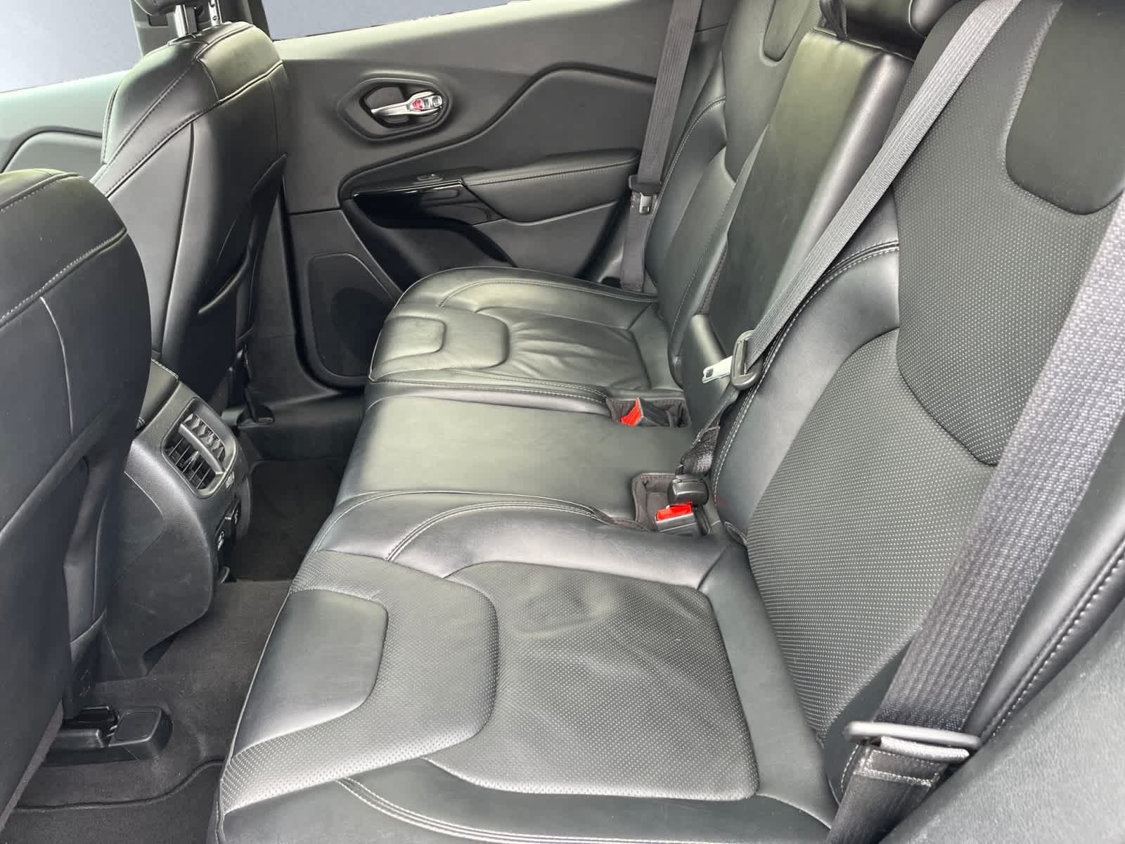 used 2023 Jeep Cherokee car, priced at $24,888
