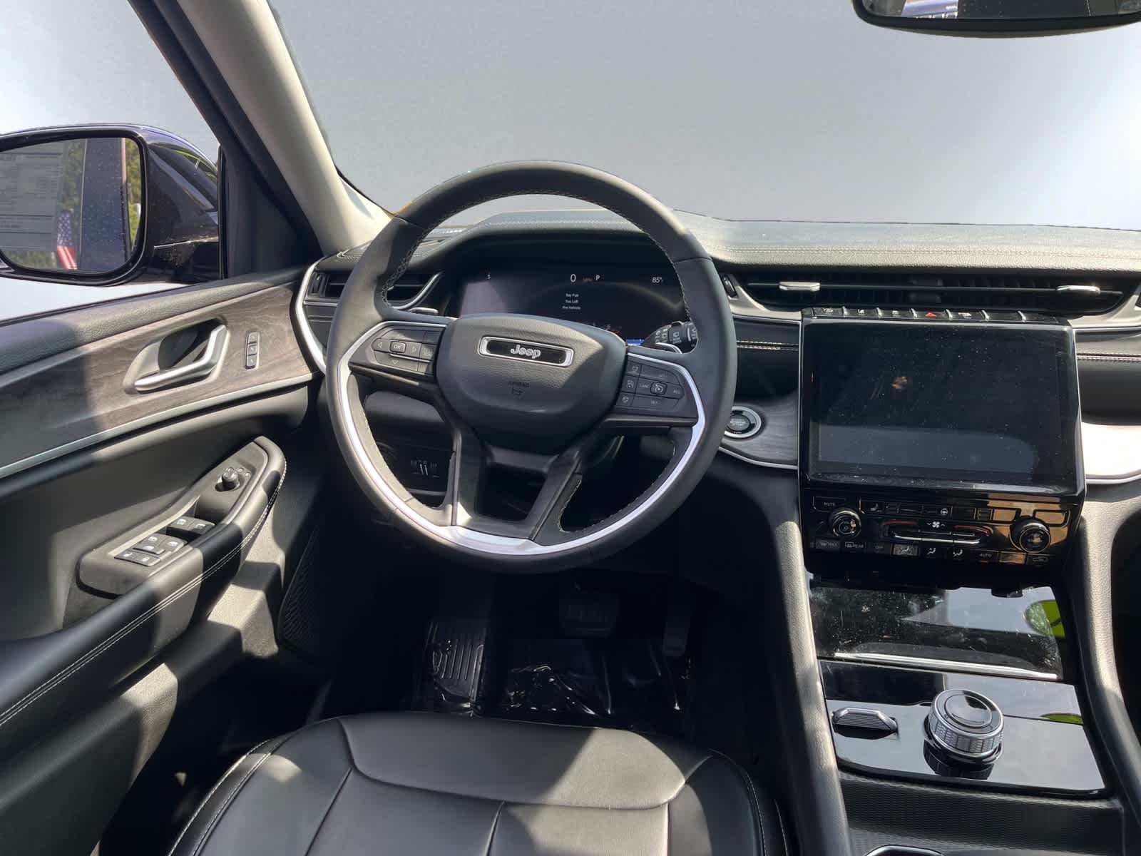 used 2024 Jeep Grand Cherokee car, priced at $39,998