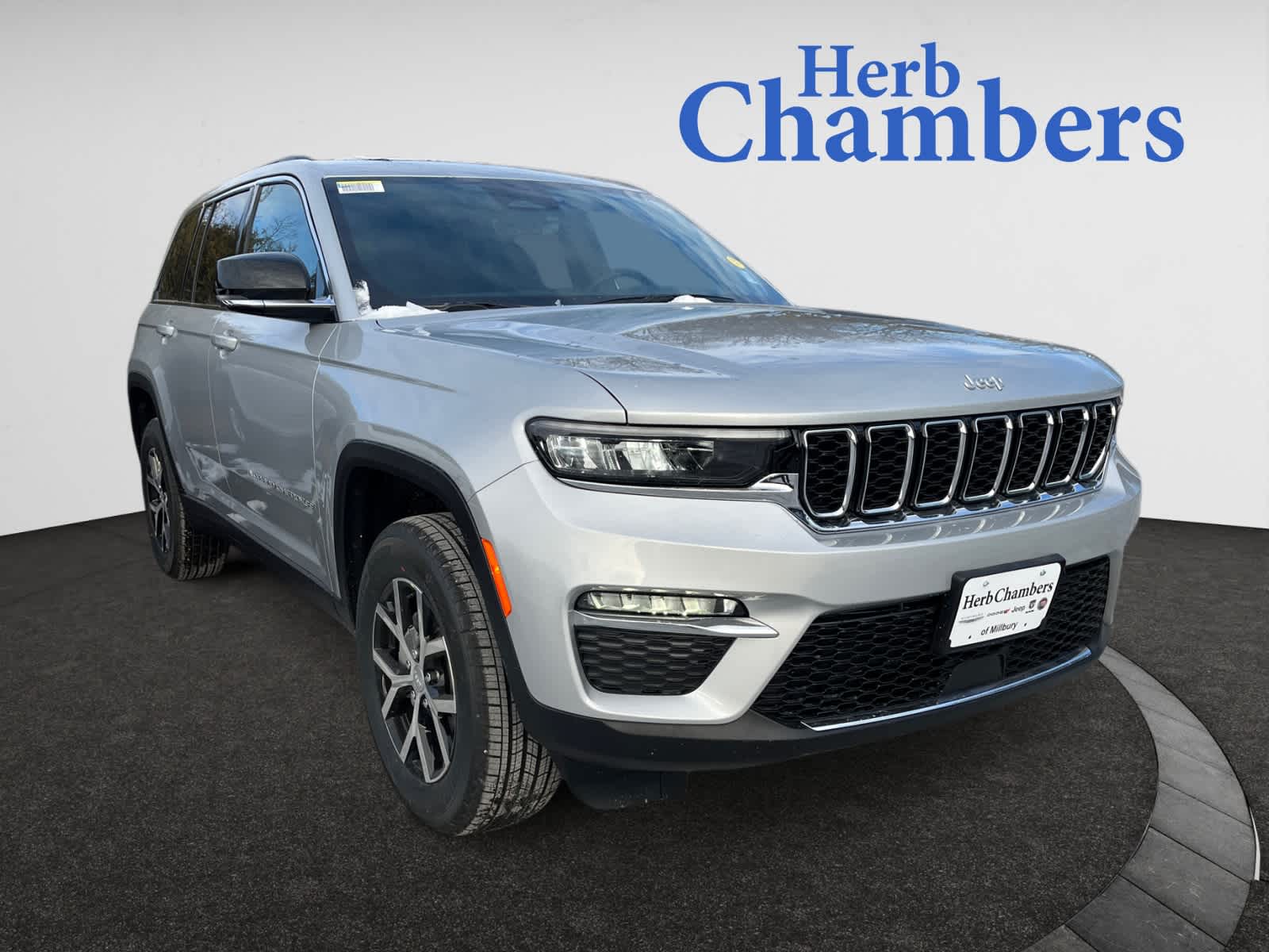 new 2025 Jeep Grand Cherokee car, priced at $49,810