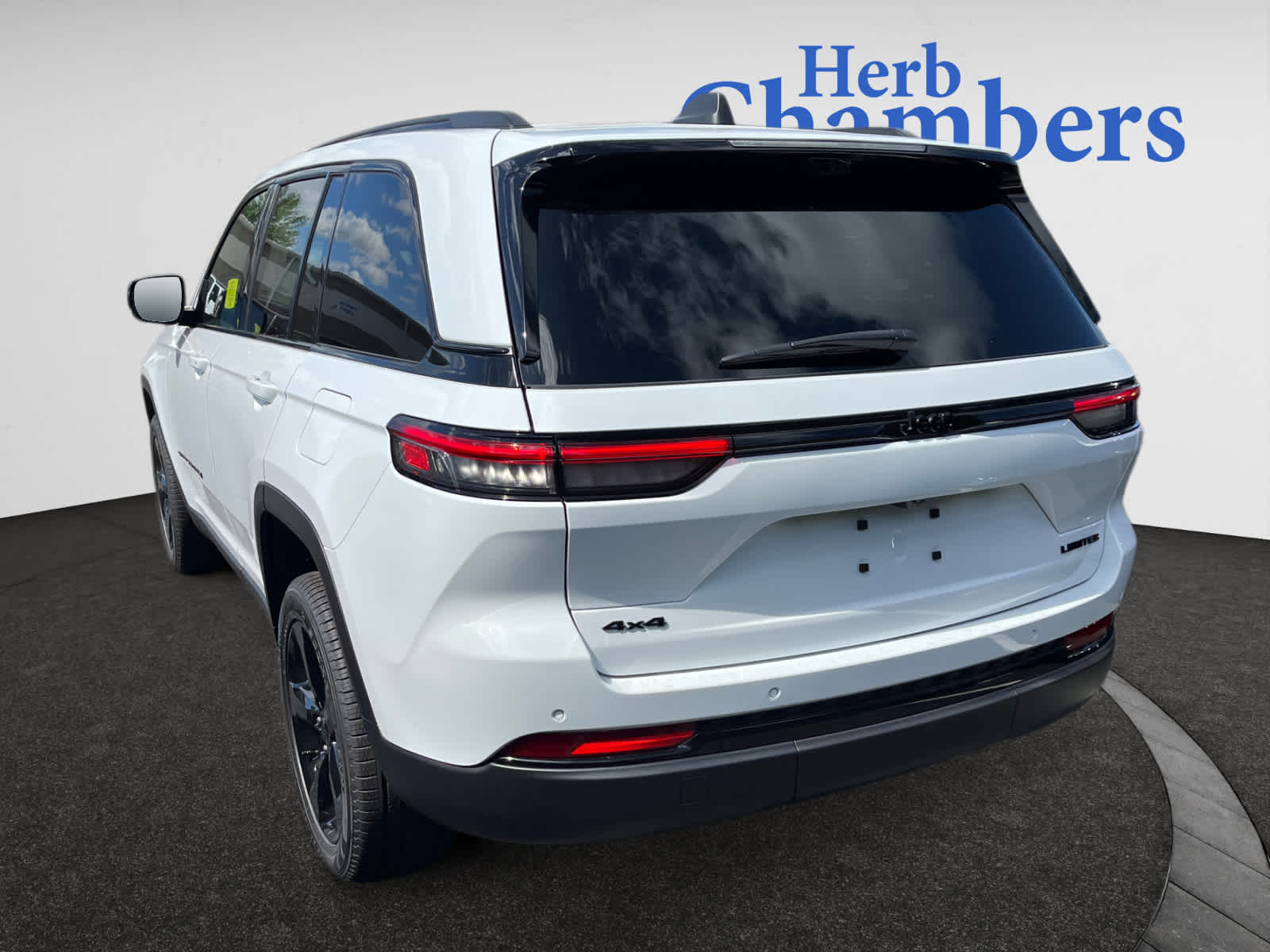 new 2025 Jeep Grand Cherokee car, priced at $55,065