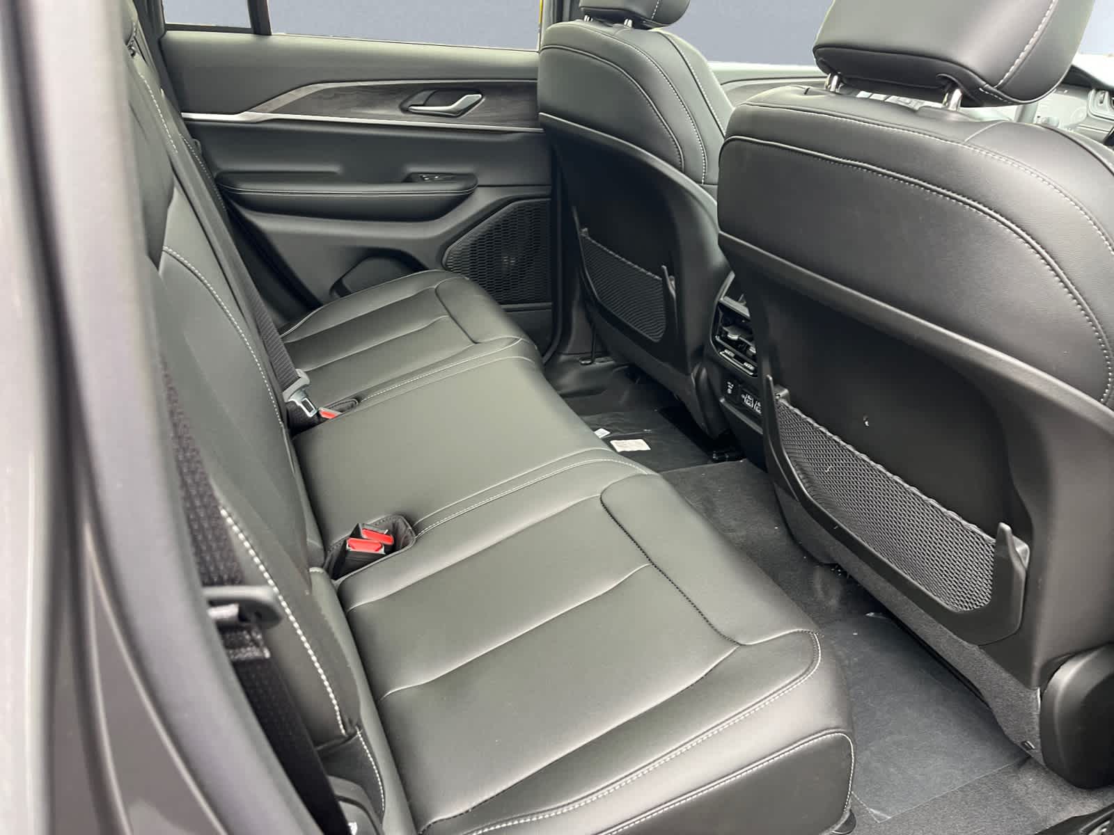 new 2025 Jeep Grand Cherokee car, priced at $52,960