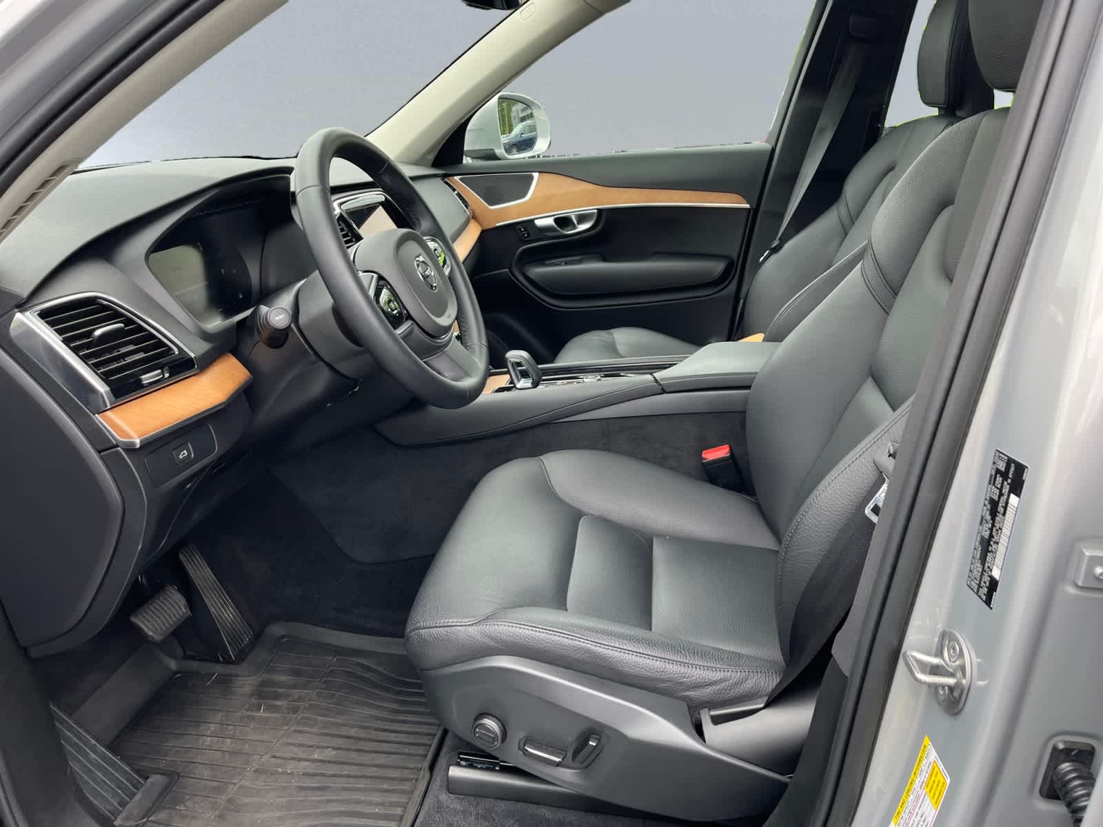 used 2023 Volvo XC90 car, priced at $48,858