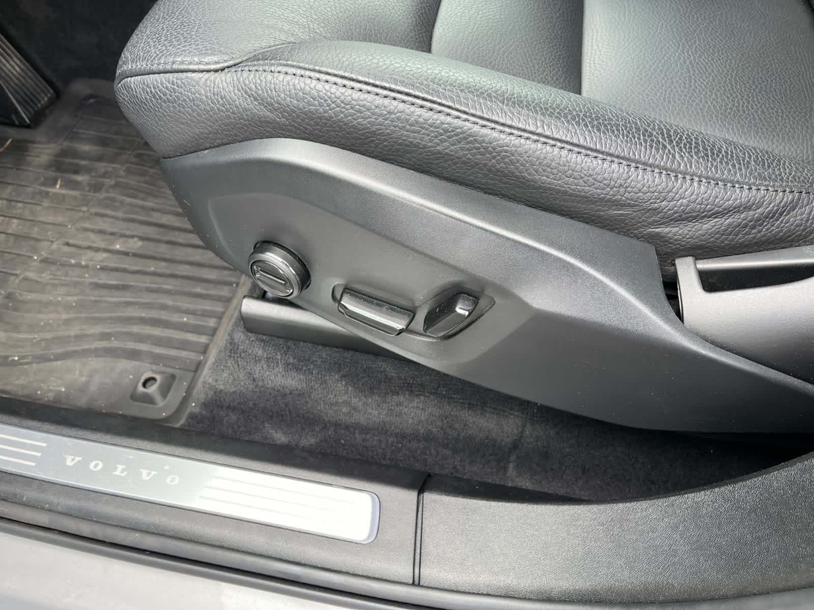 used 2023 Volvo XC90 car, priced at $48,858