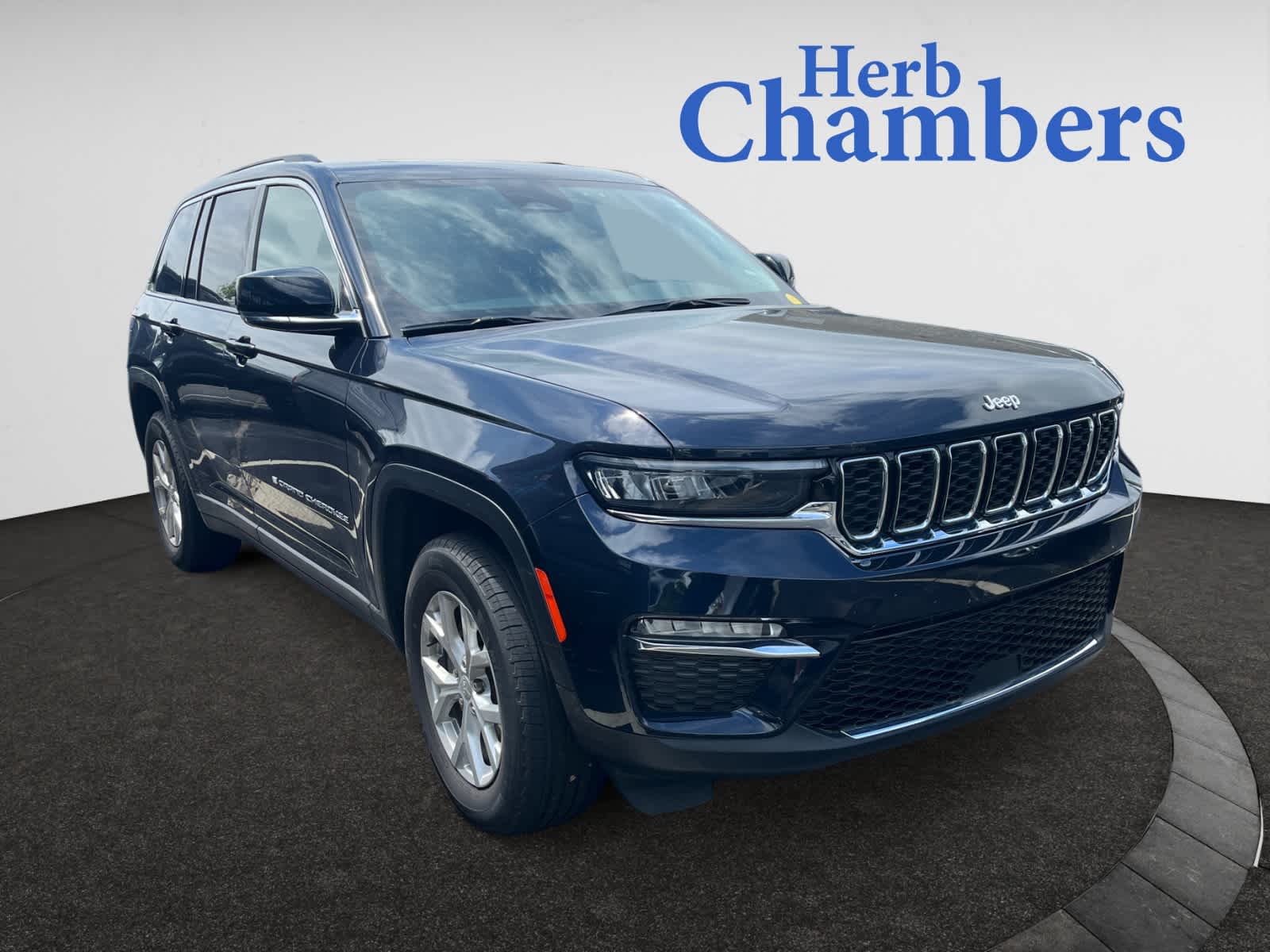 used 2024 Jeep Grand Cherokee car, priced at $39,998