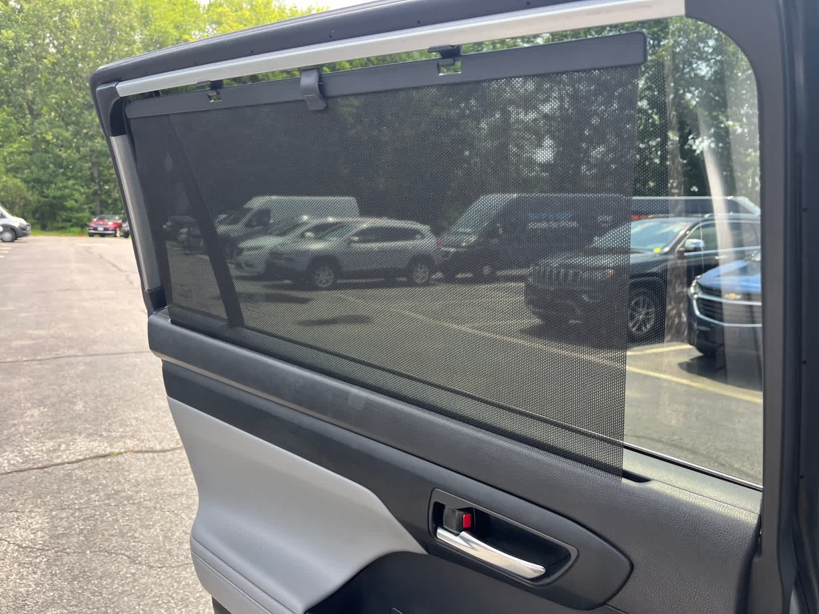 used 2022 Toyota Highlander car, priced at $36,488