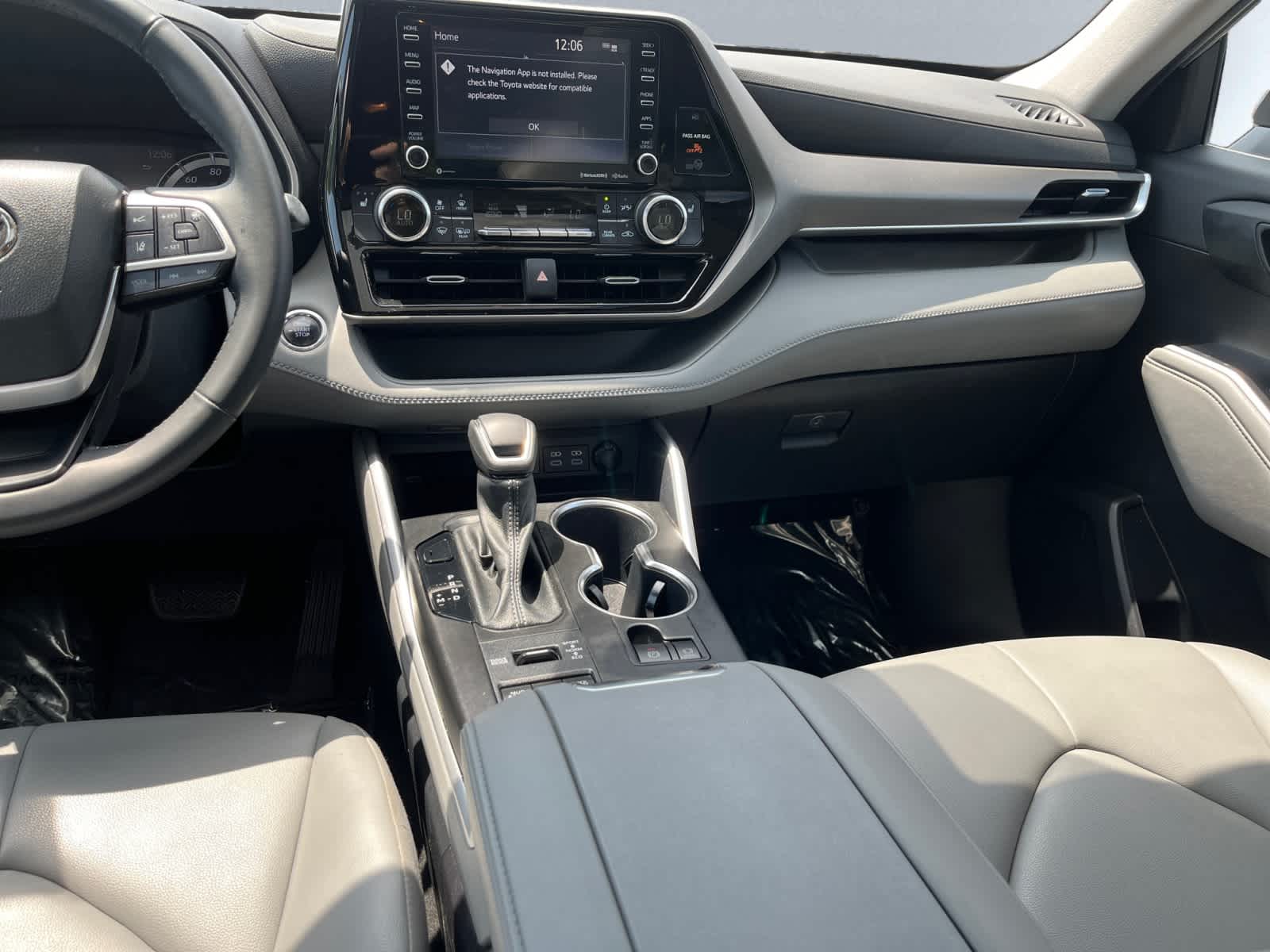 used 2022 Toyota Highlander car, priced at $36,488