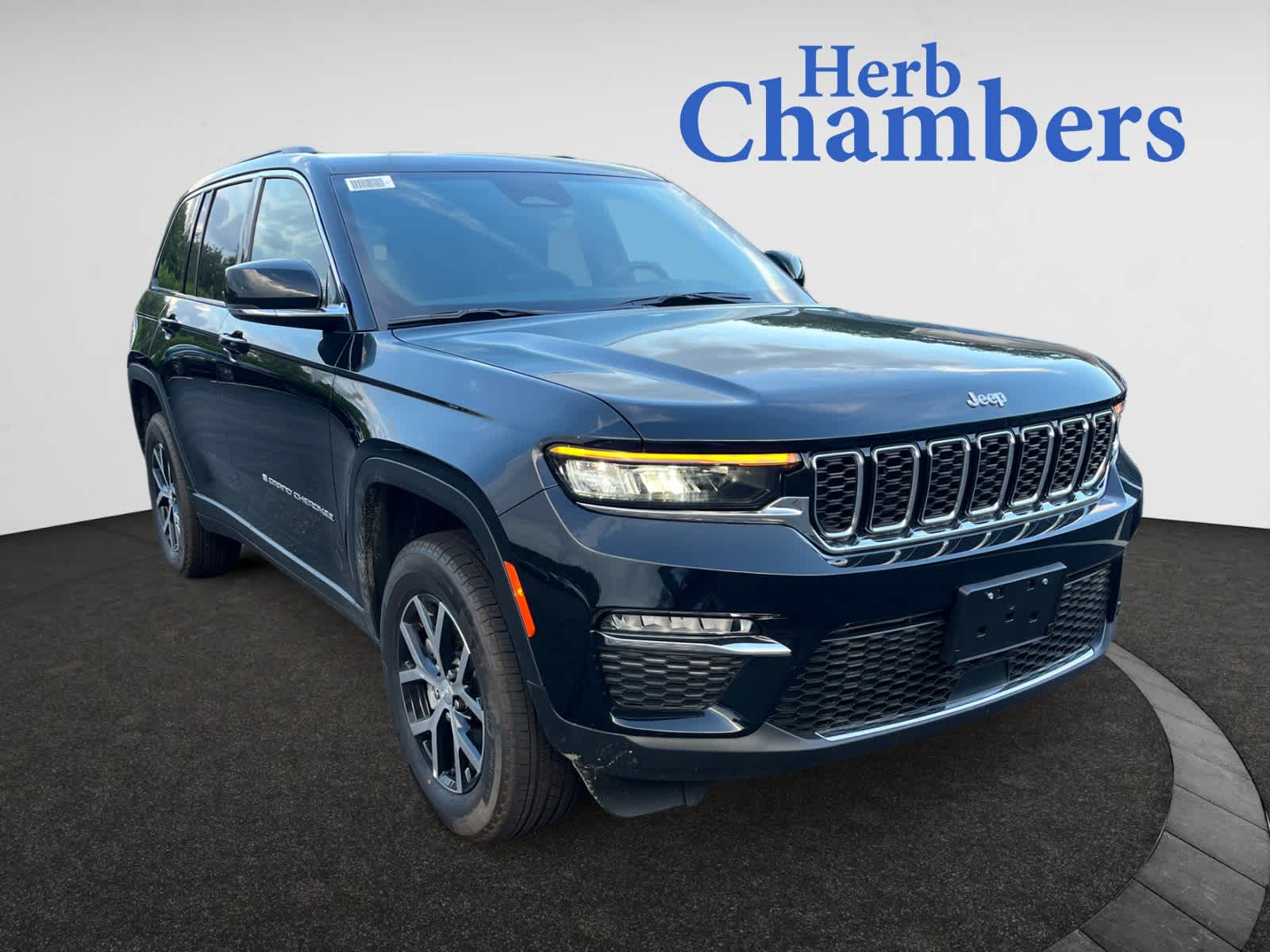 new 2025 Jeep Grand Cherokee car, priced at $49,810