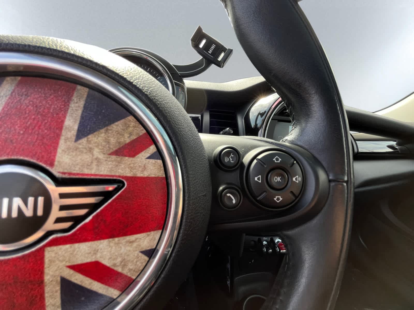 used 2019 MINI Hardtop 2 Door car, priced at $15,488