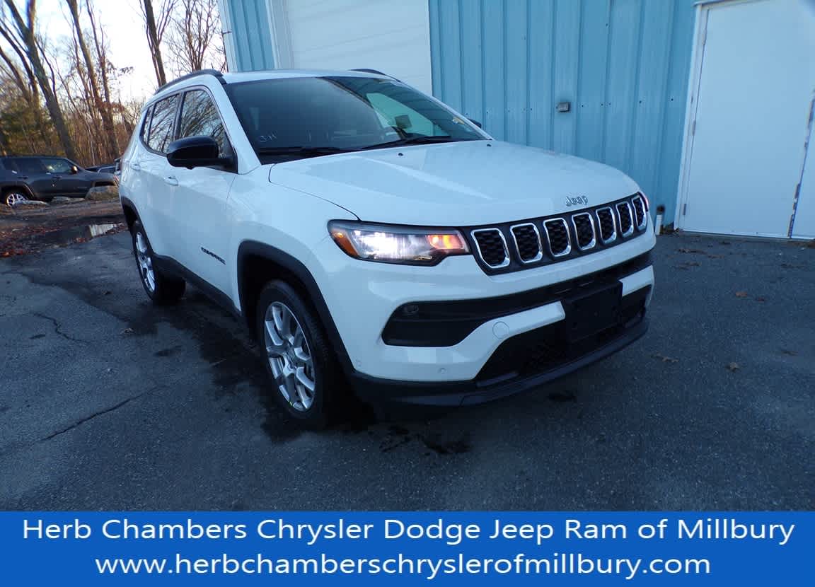 new 2024 Jeep Compass car, priced at $37,840