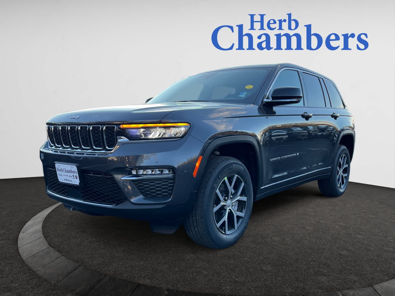 new 2025 Jeep Grand Cherokee car, priced at $49,810