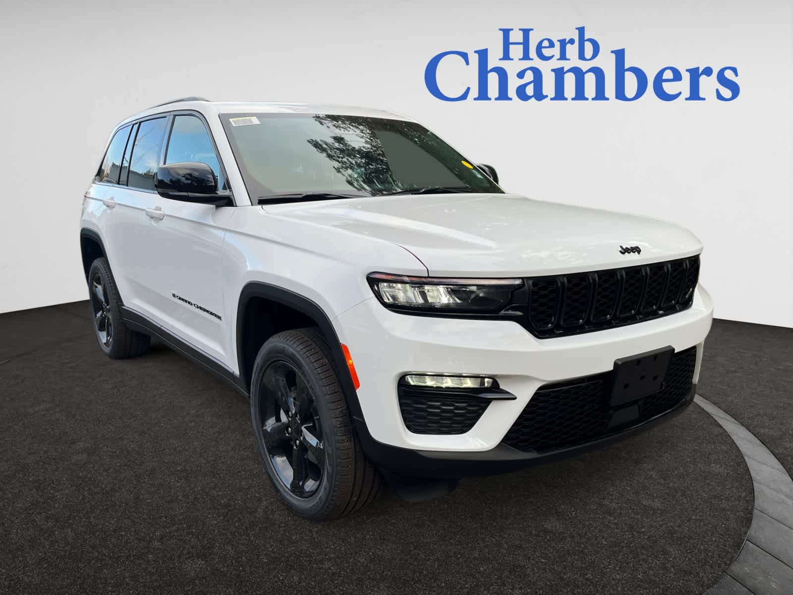 new 2025 Jeep Grand Cherokee car, priced at $51,940