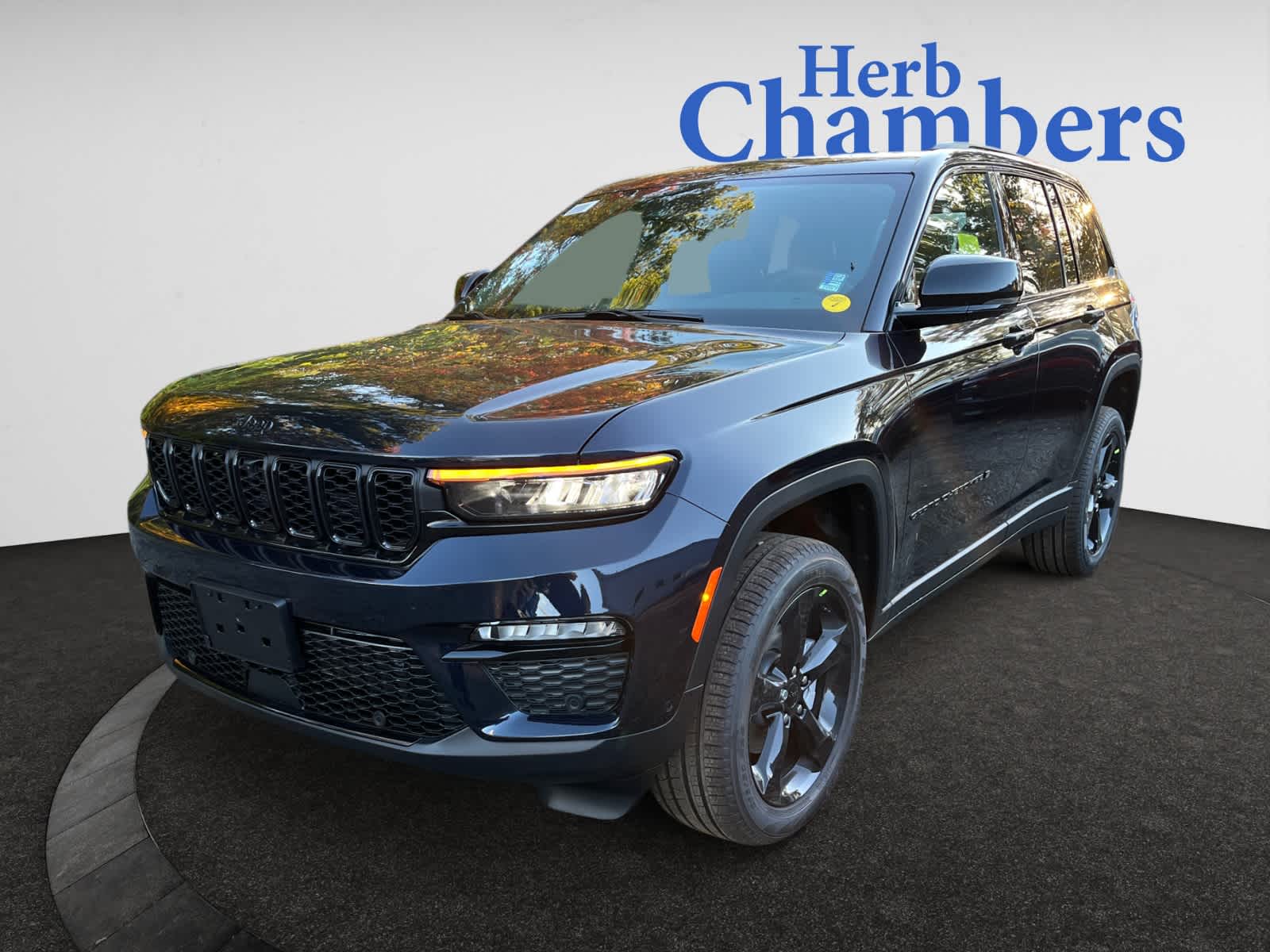 new 2025 Jeep Grand Cherokee car, priced at $55,460