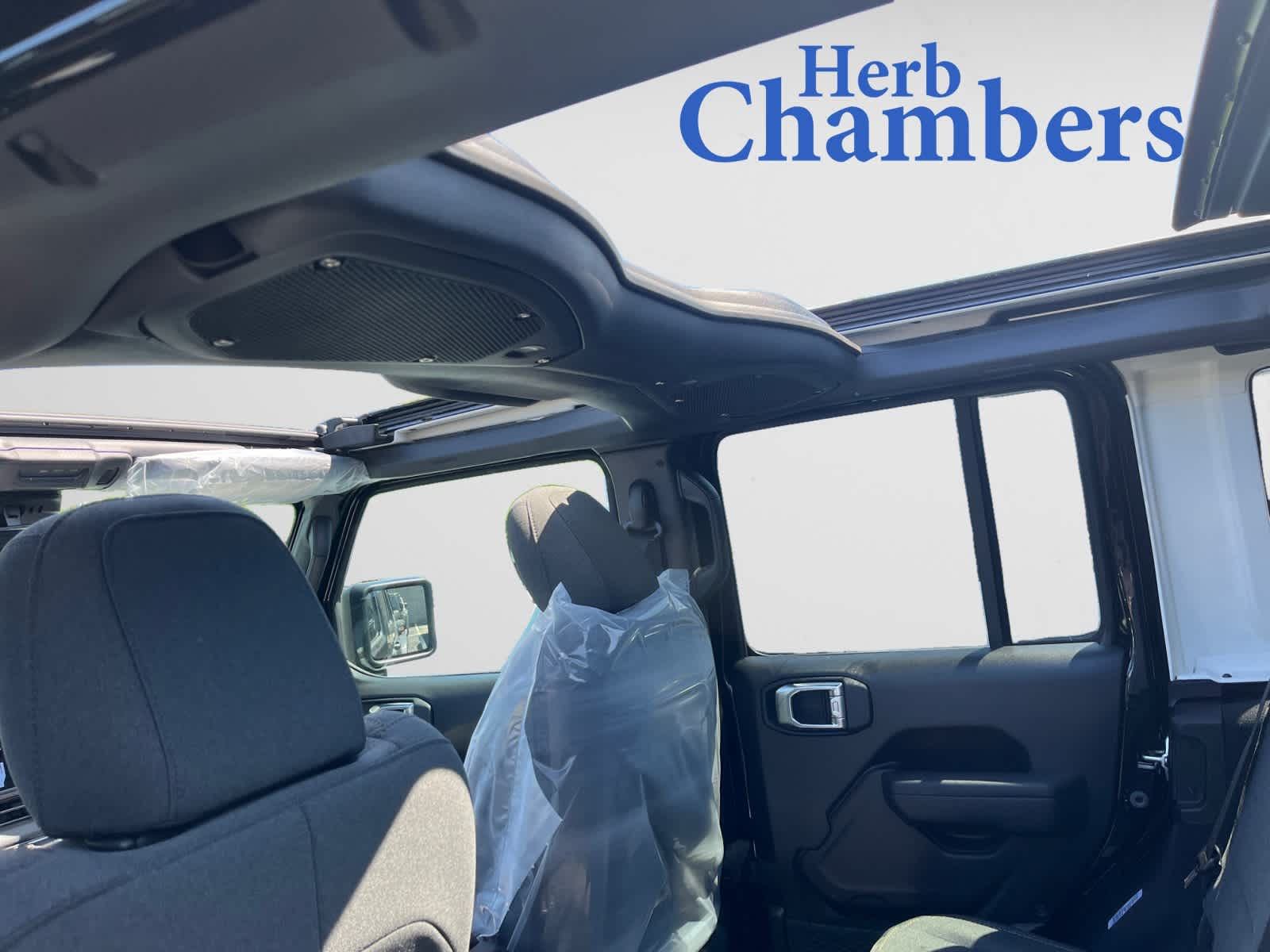 new 2025 Jeep Wrangler car, priced at $55,275