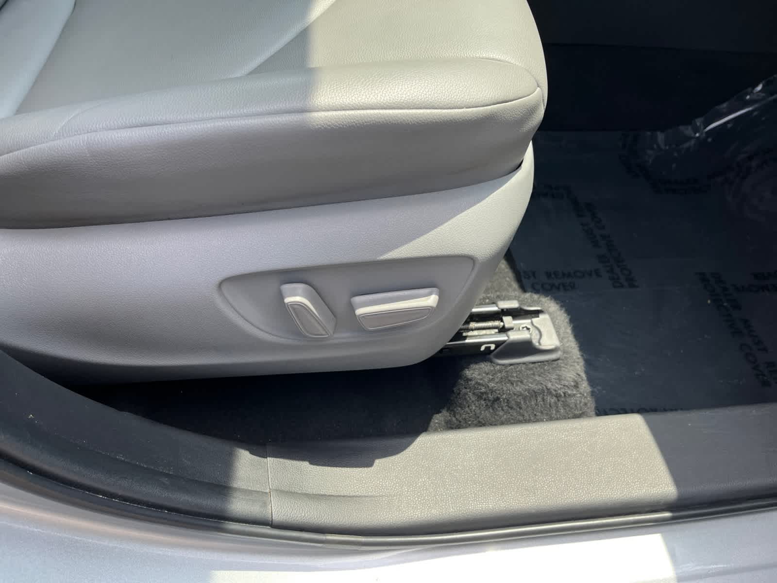 used 2022 Toyota Highlander car, priced at $36,488