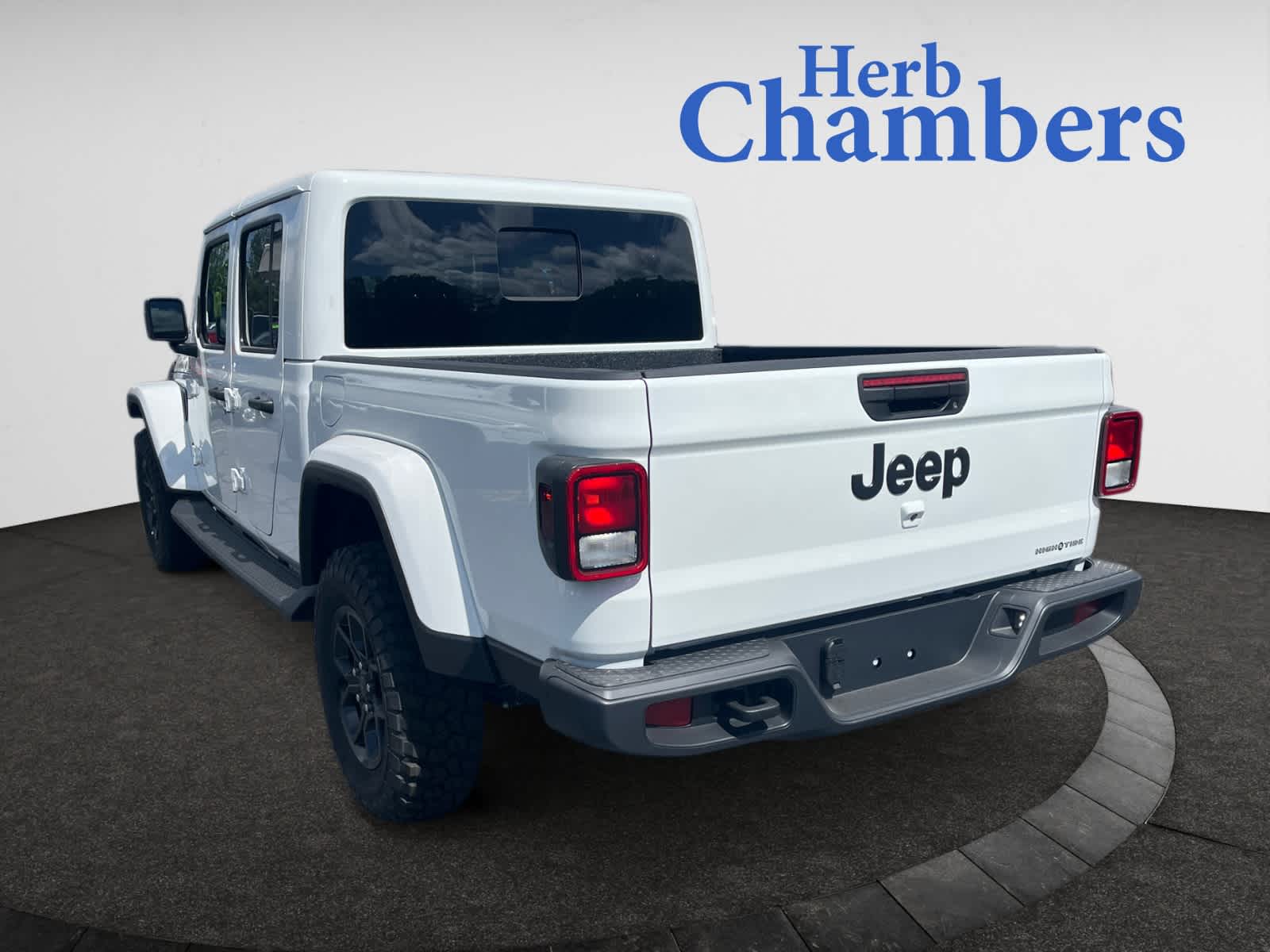 new 2025 Jeep Gladiator car, priced at $48,815