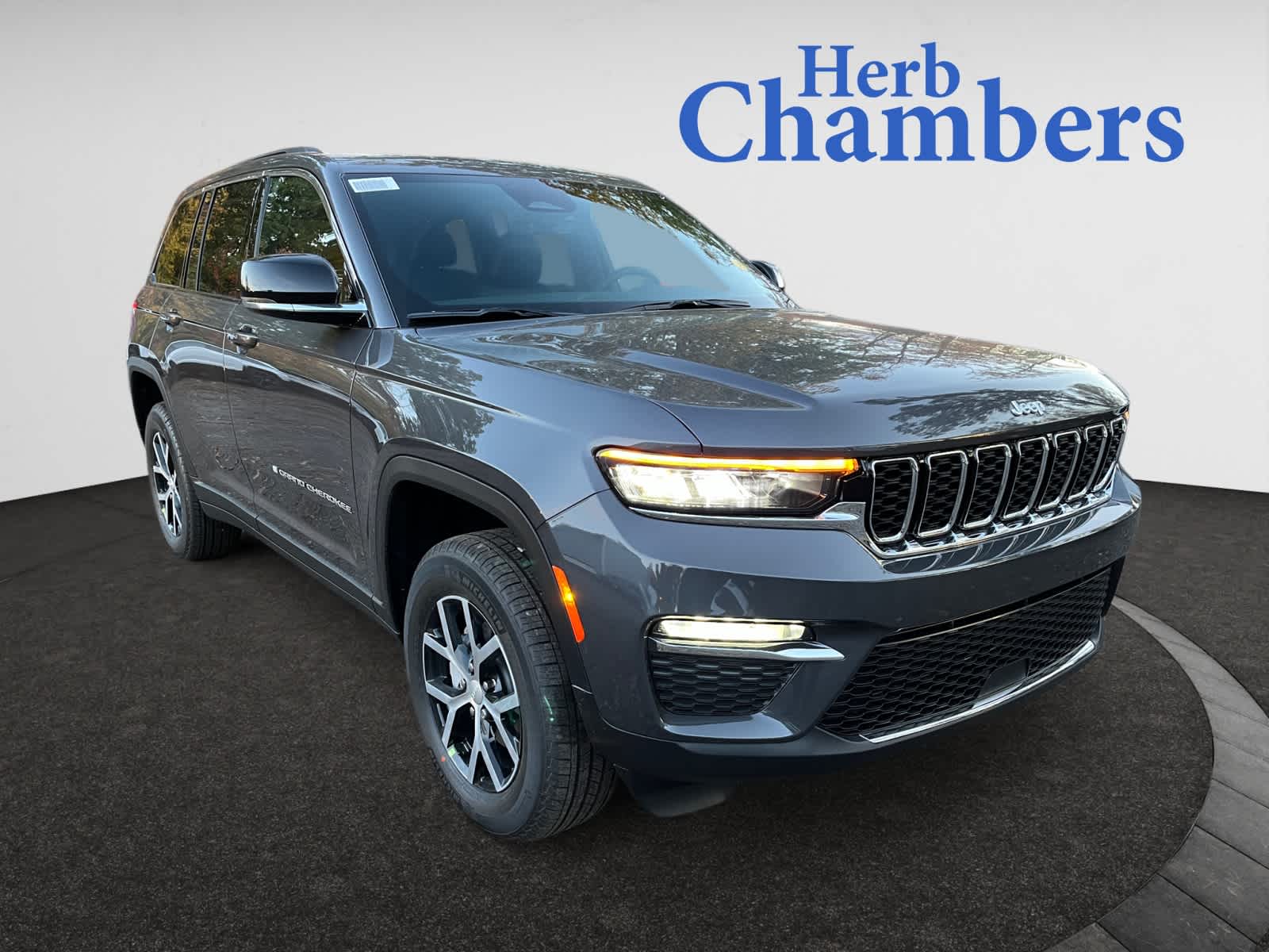 new 2025 Jeep Grand Cherokee car, priced at $49,810