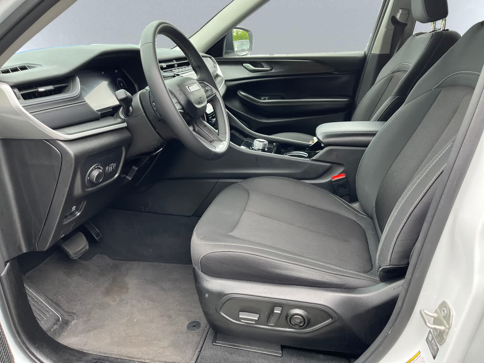used 2023 Jeep Grand Cherokee L car, priced at $31,988