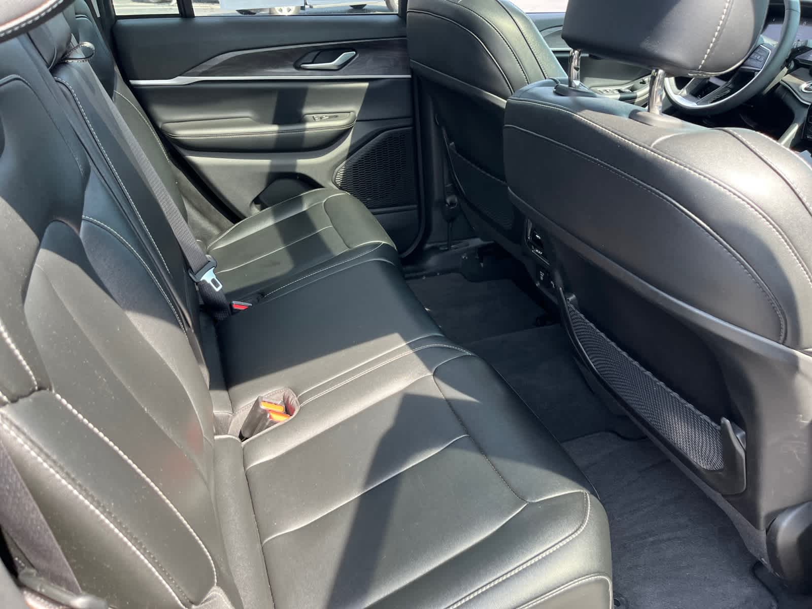 used 2024 Jeep Grand Cherokee car, priced at $39,998