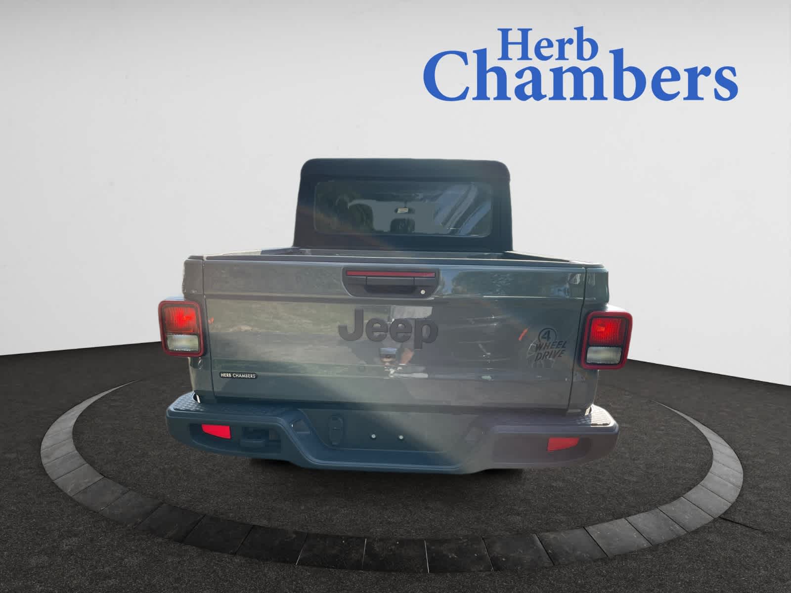 used 2021 Jeep Gladiator car, priced at $27,188
