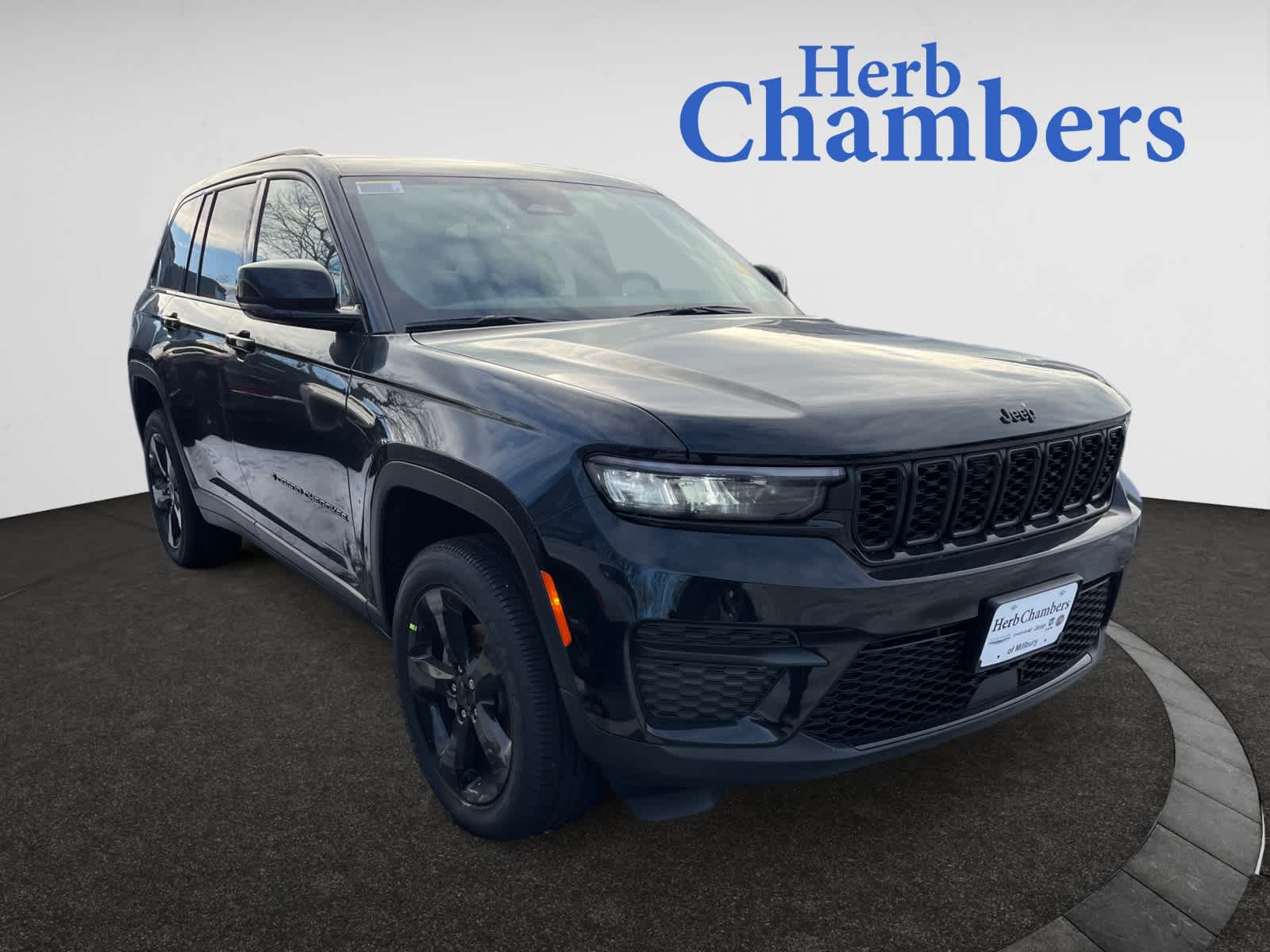 new 2025 Jeep Grand Cherokee car, priced at $48,175