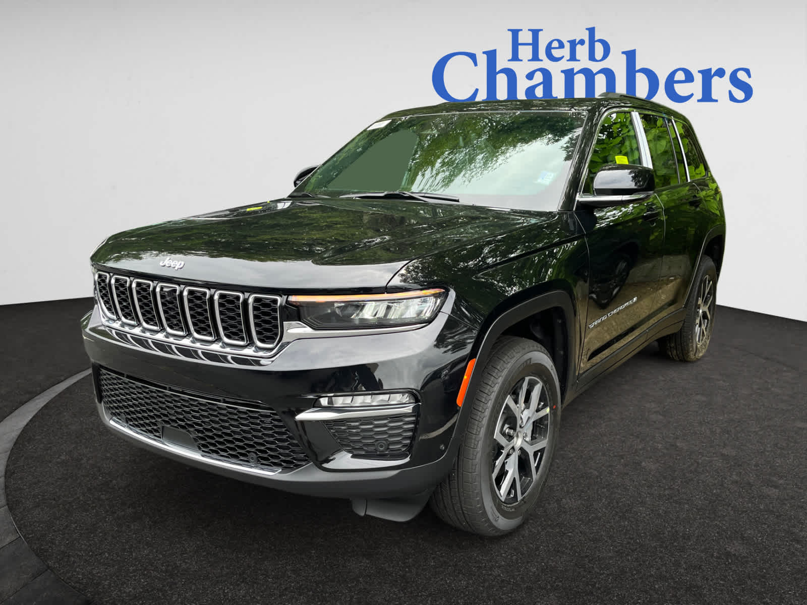 new 2025 Jeep Grand Cherokee car, priced at $52,935