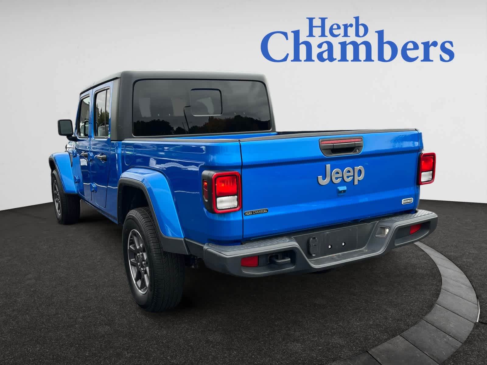 used 2023 Jeep Gladiator car, priced at $33,498