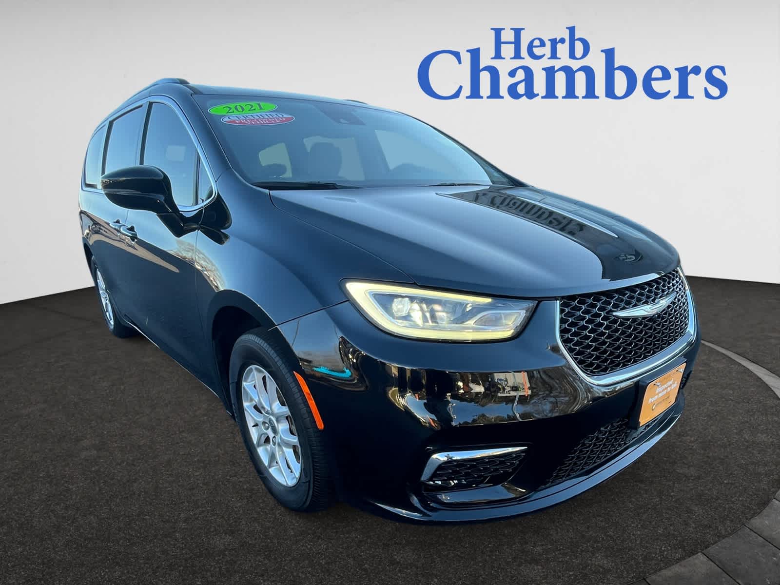 used 2021 Chrysler Pacifica car, priced at $27,998