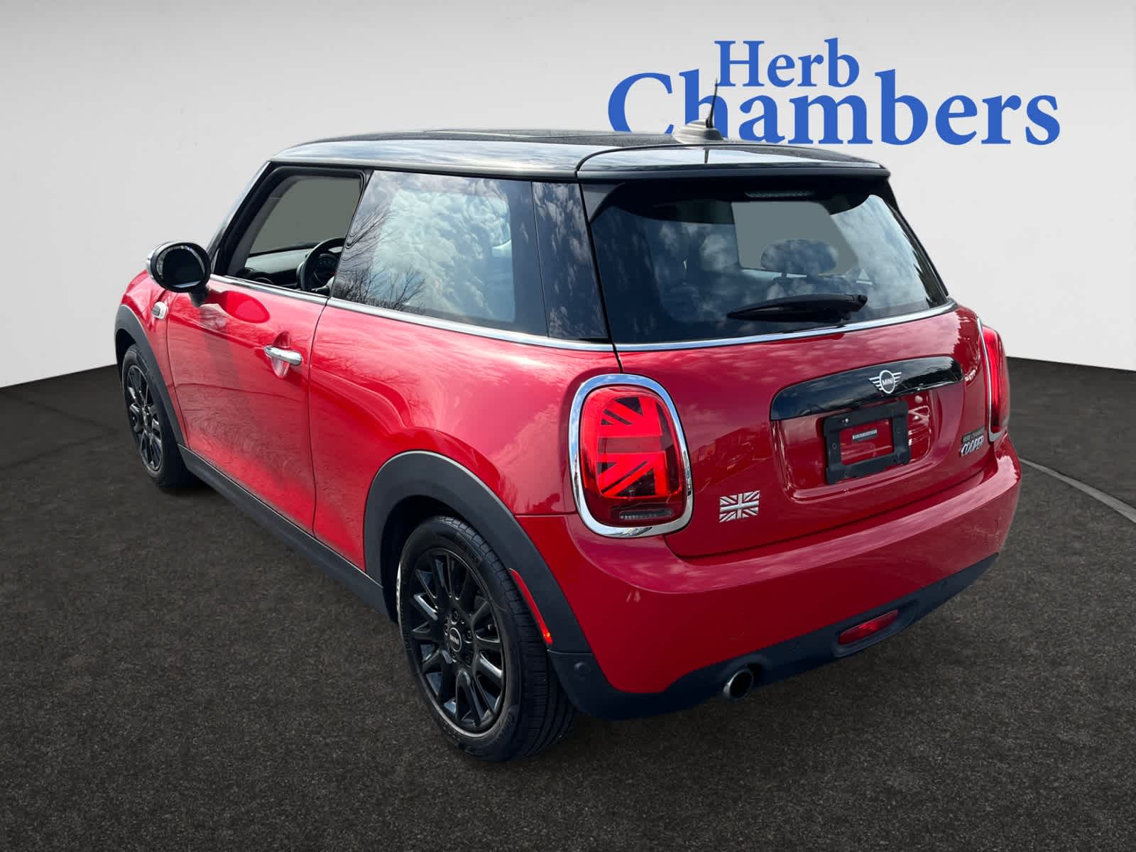 used 2019 MINI Hardtop 2 Door car, priced at $15,488