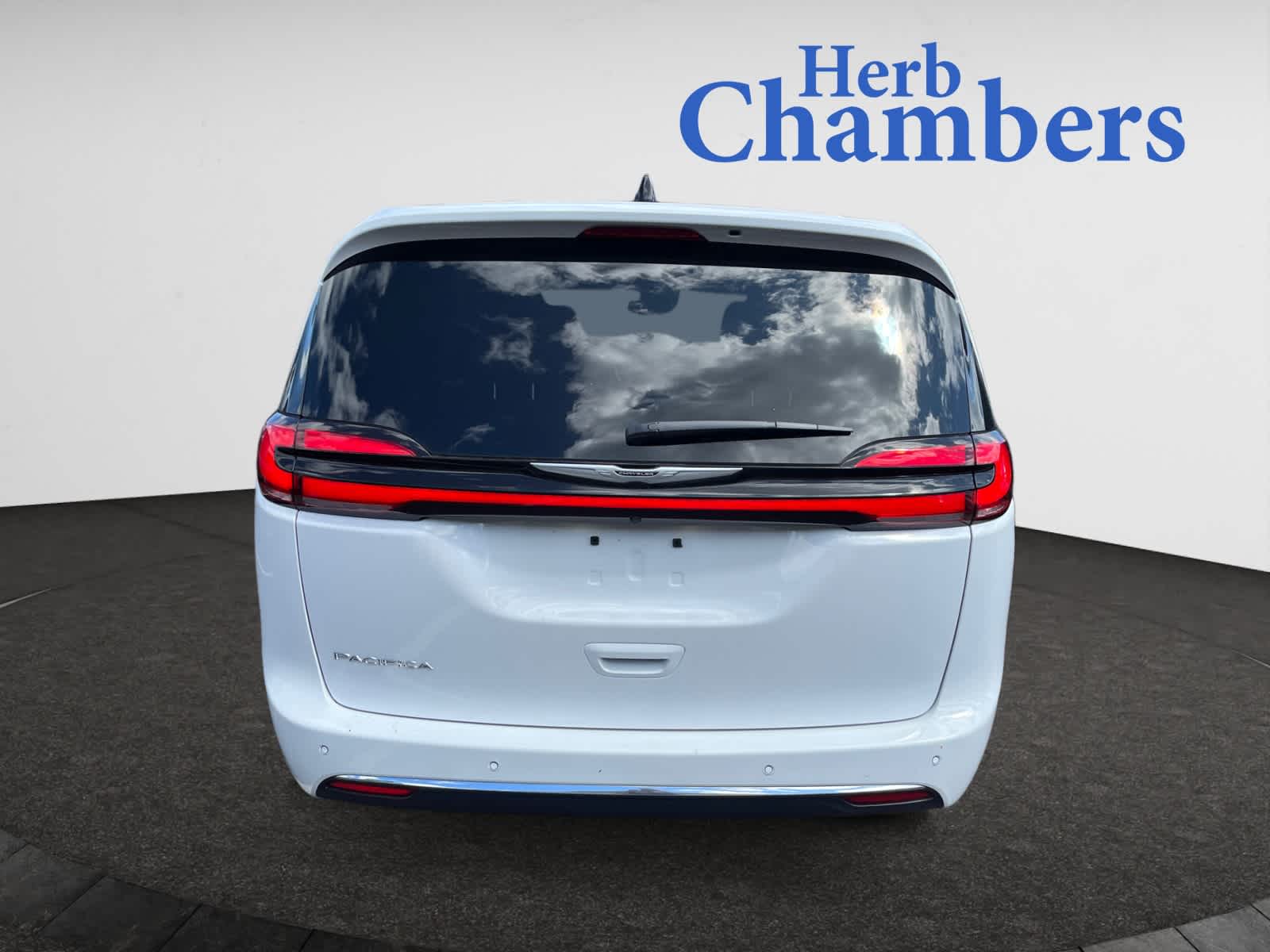 new 2025 Chrysler Pacifica car, priced at $44,445